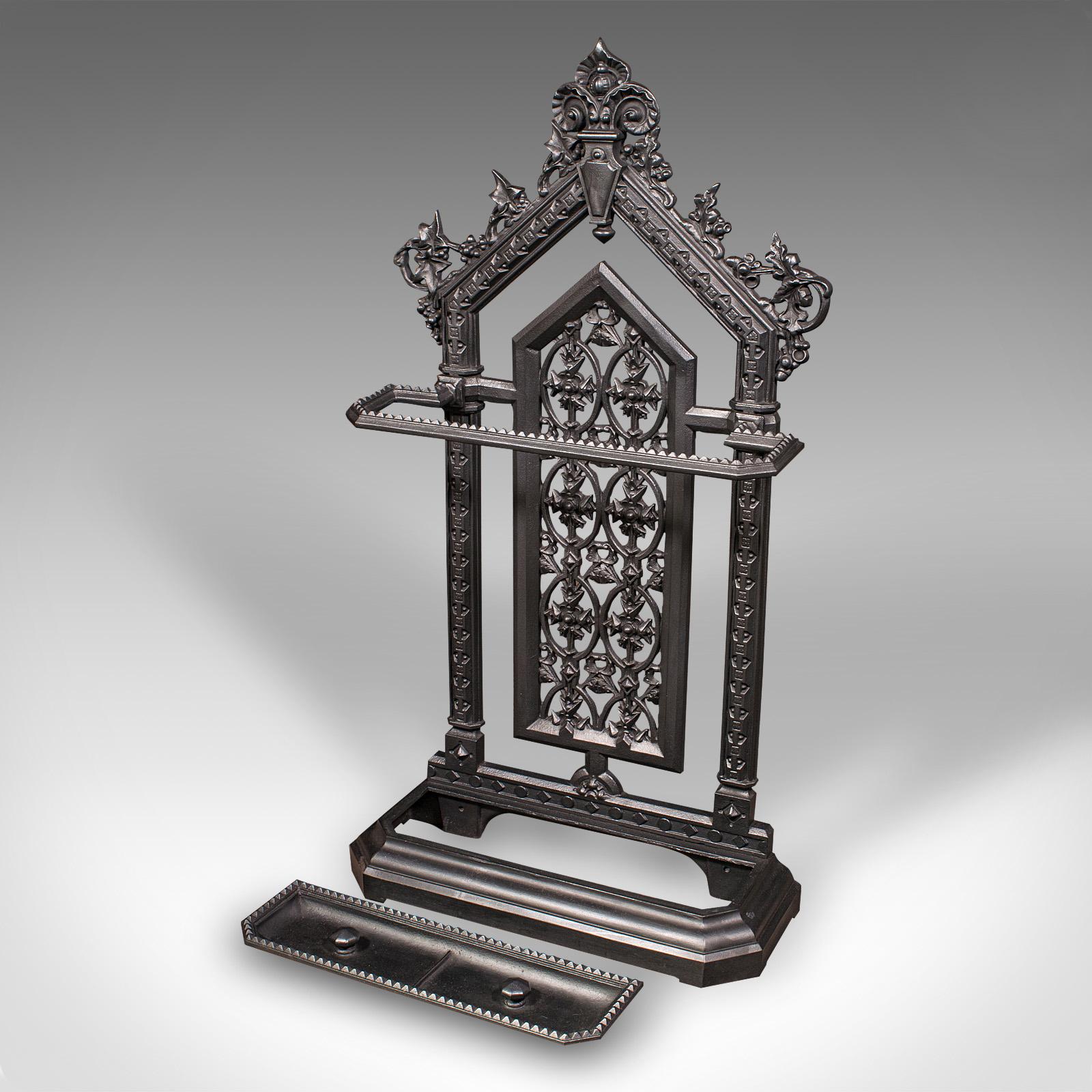 Victorien Grand Stand ancien pour bâton de couloir, anglais, porte-parapluies, victorien, Circa 1870 en vente