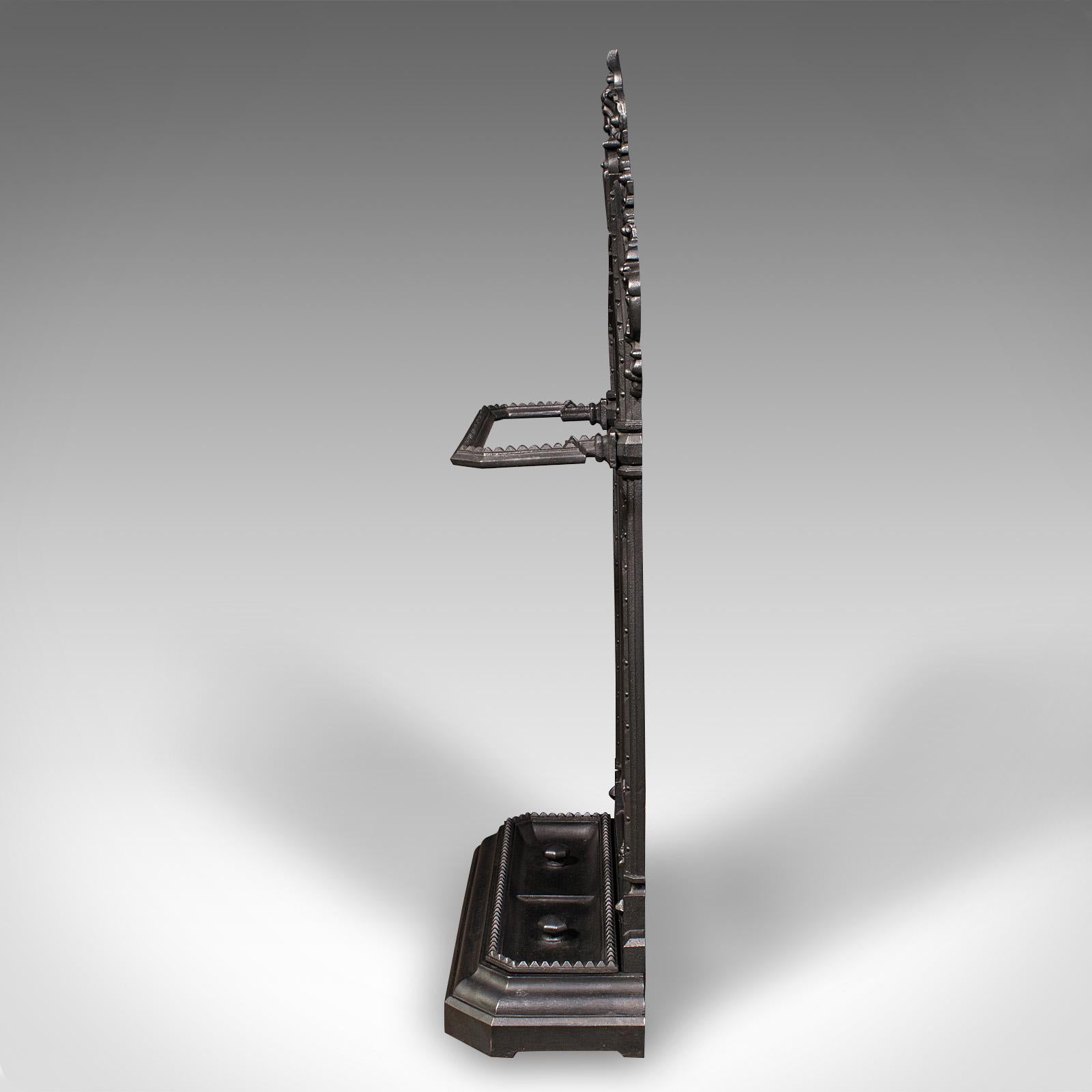 Fin du XIXe siècle Grand Stand ancien pour bâton de couloir, anglais, porte-parapluies, victorien, Circa 1870 en vente