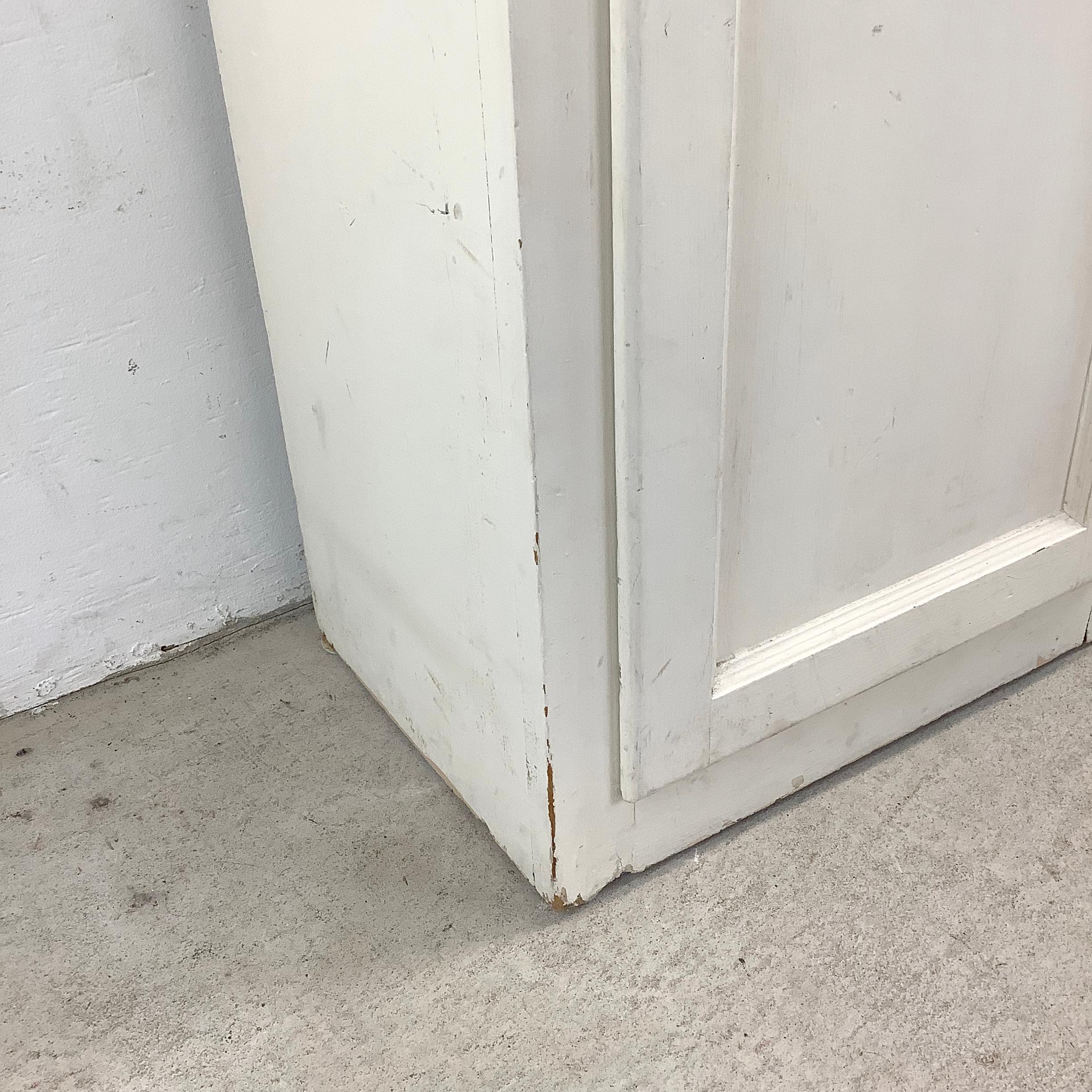 Armadio per la biancheria antico e alto in vendita 3