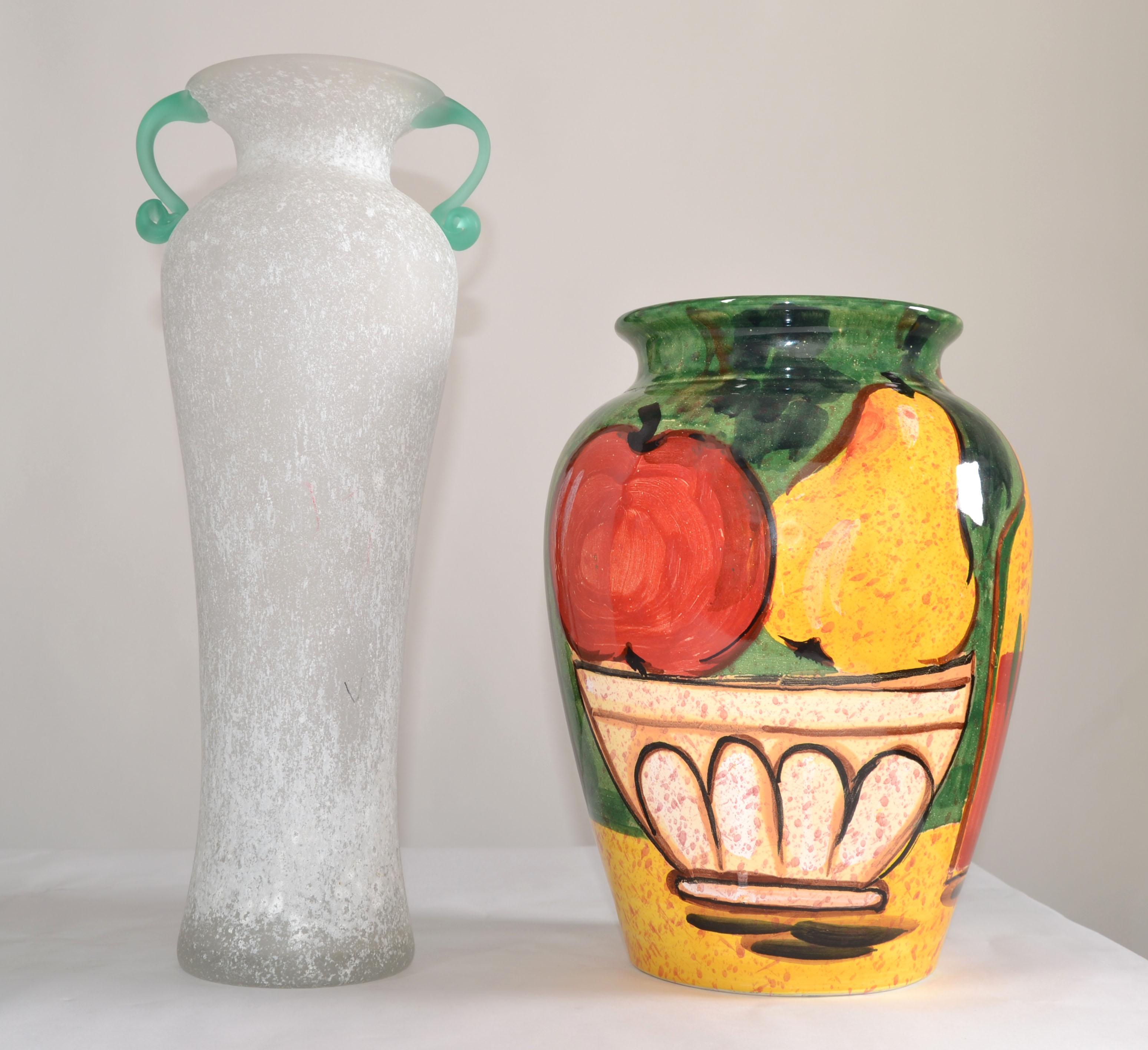 Tall Archimede Seguso Scavo Bianco Flower Vase Italy White & Mint Green Handles  In Good Condition For Sale In Miami, FL