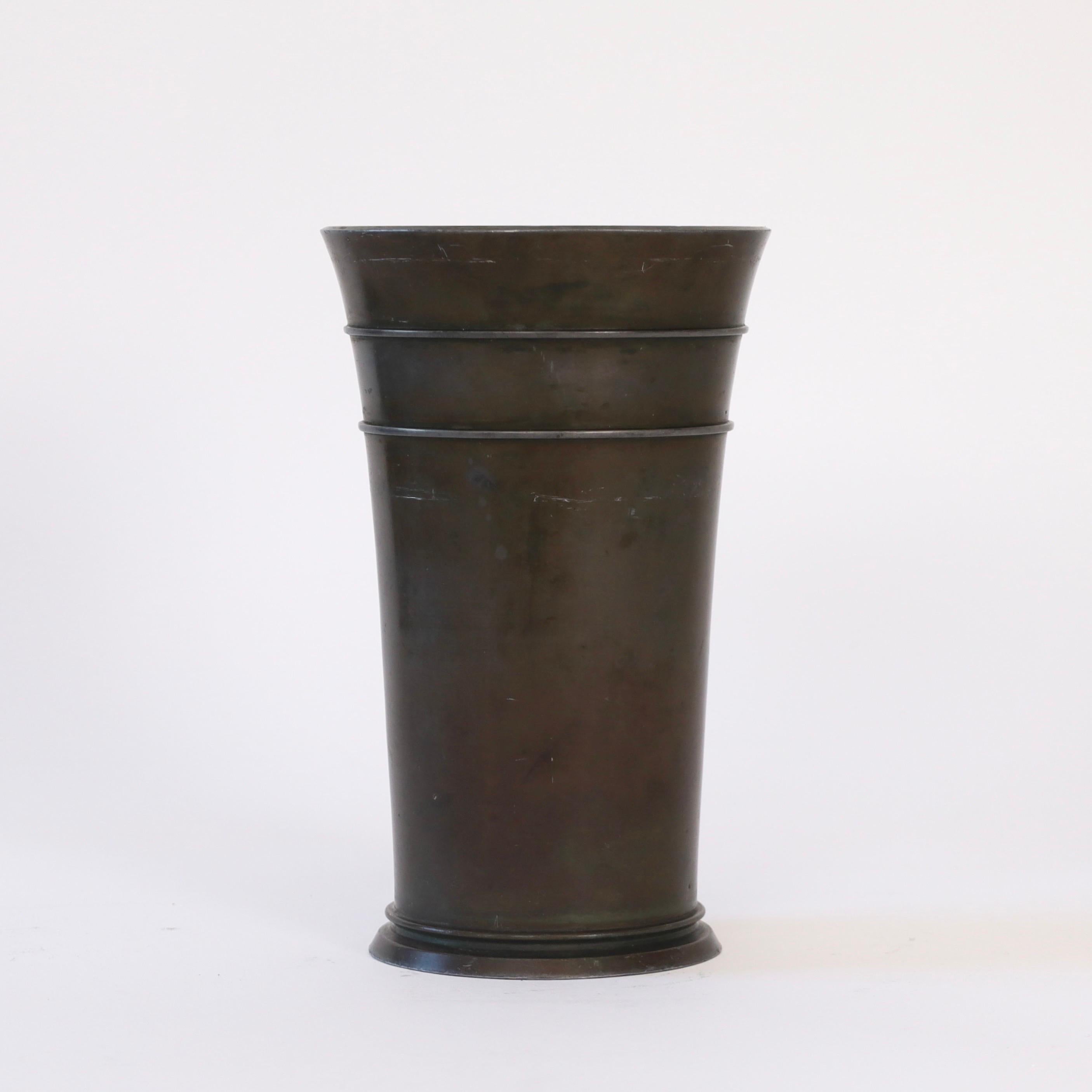 Vaso alto Art déco di Just Andersen, anni '30, Danimarca In condizioni discrete in vendita a Værløse, DK
