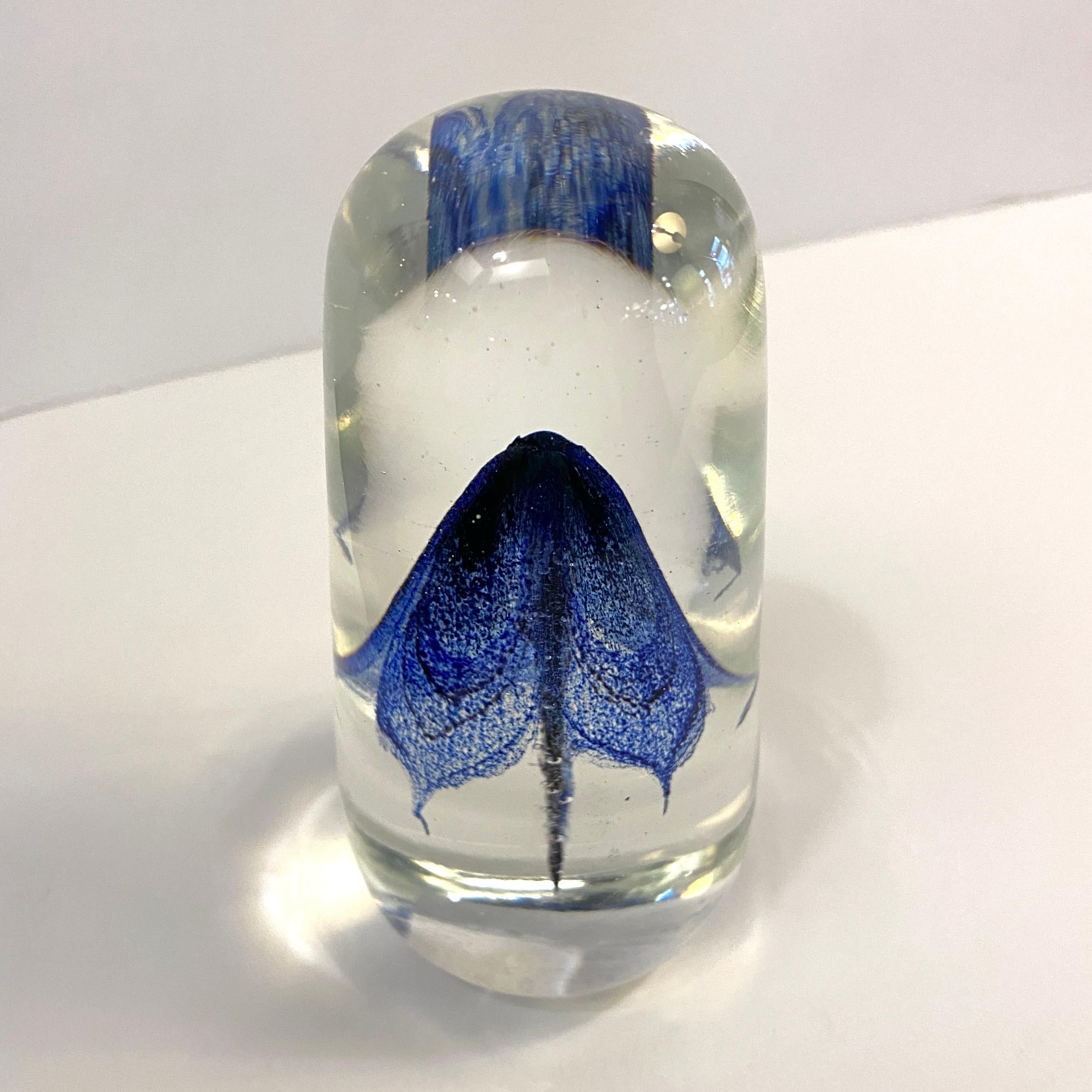American Tall Art Glass Blue Swirl Jellyfish Paperweight For Sale