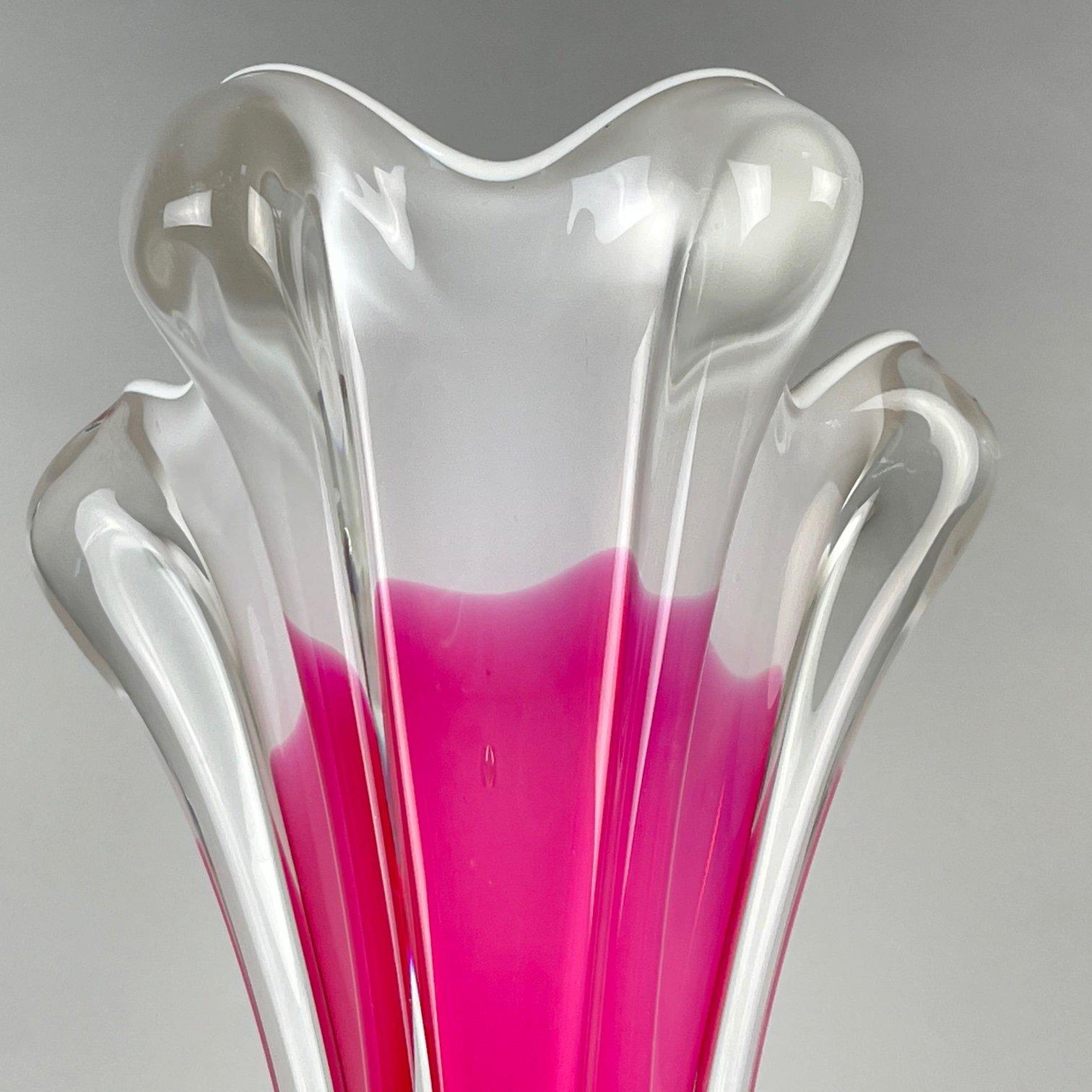 Tall Art Glass Vase by Josef Hospodka for Chribska Glassworks, 1960's In Good Condition For Sale In Praha, CZ