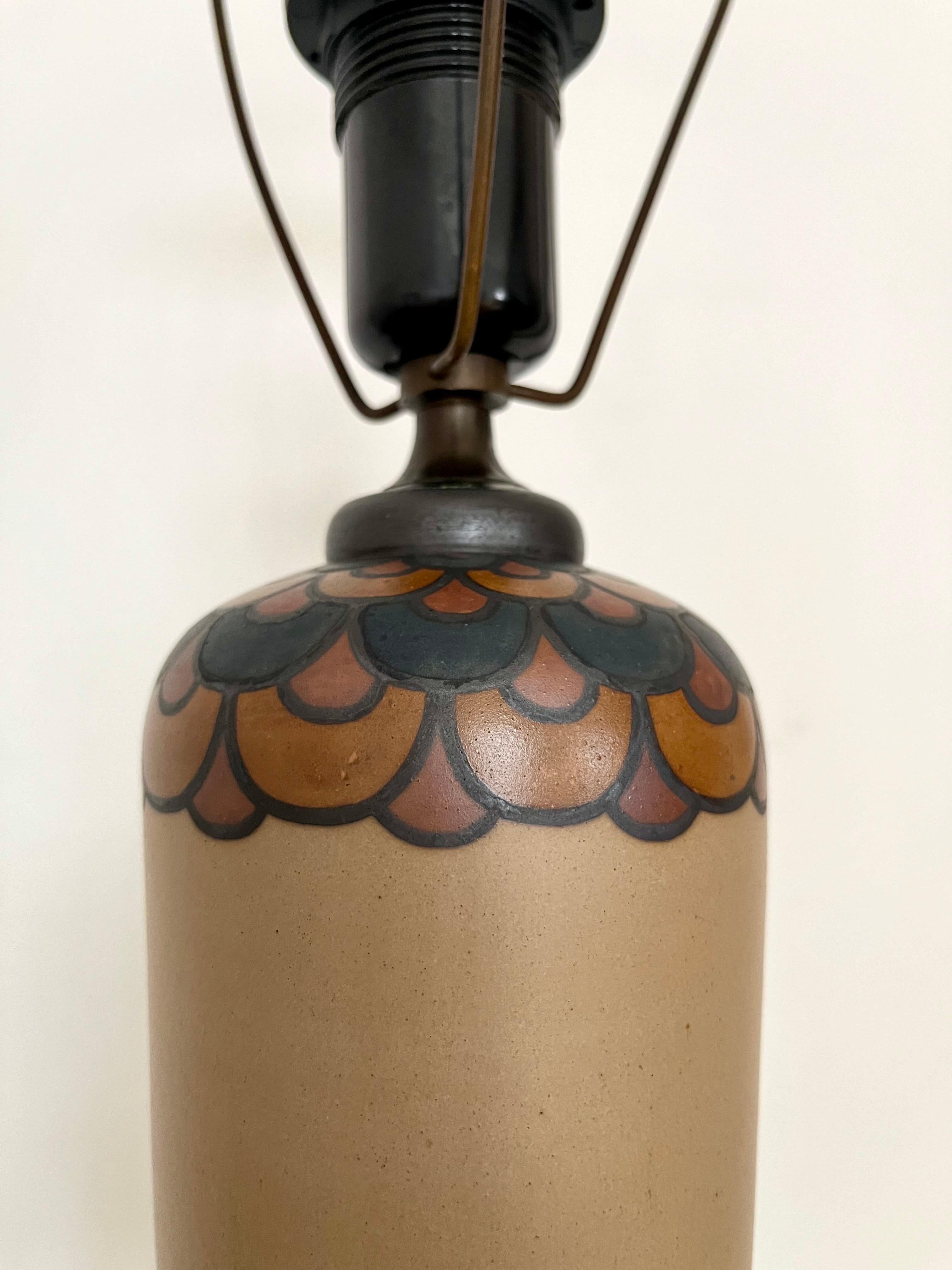 Grande lampe de table en céramique Art Nouveau décorée à la main par L. Hjorth, Danemark, années 1930 en vente 4