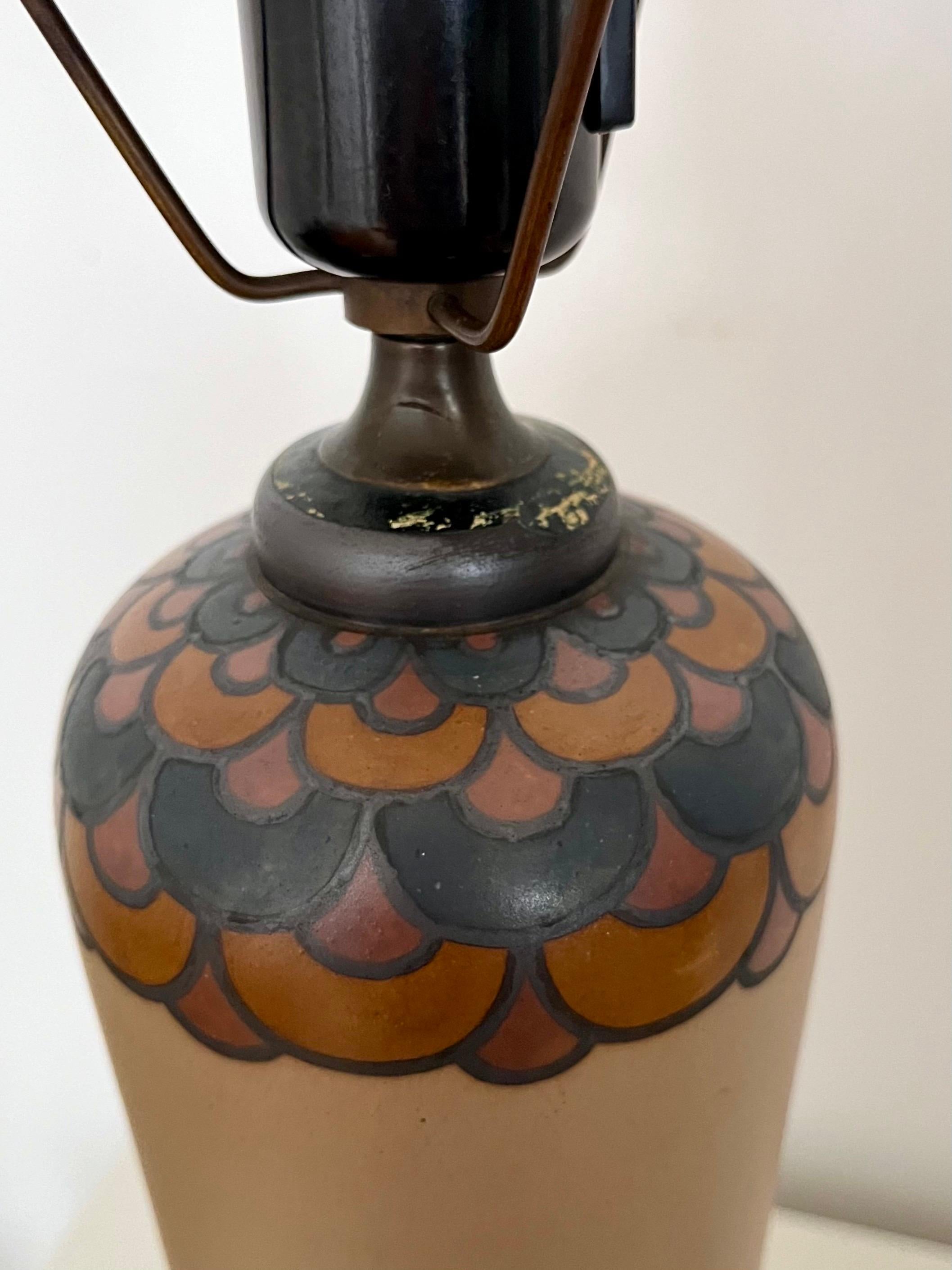 Grande lampe de table en céramique Art Nouveau décorée à la main par L. Hjorth, Danemark, années 1930 en vente 6
