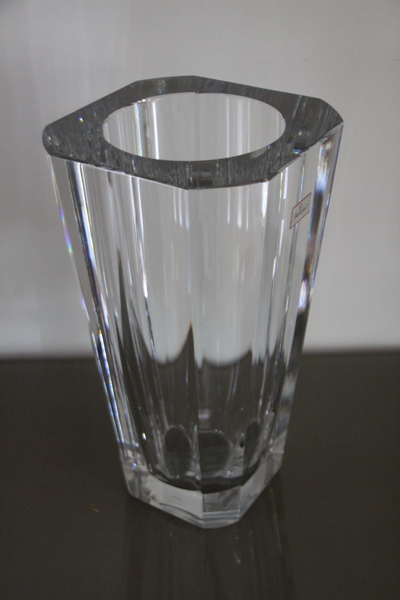 XX secolo Vaso alto in cristallo trasparente Baccarat 30 cm in vendita