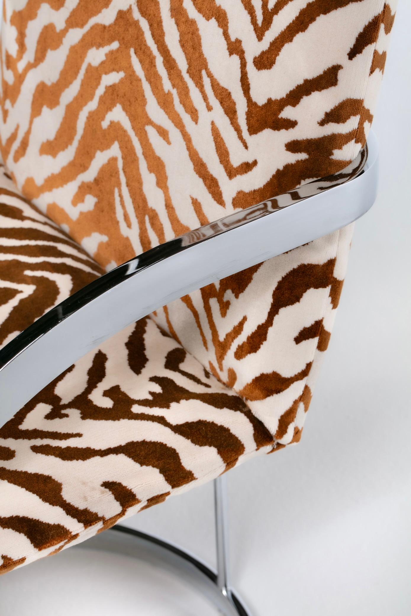 Esszimmerstühle mit hoher Rückenlehne, Design Institute of America, 4er-Set aus Tigersamt im Angebot 8