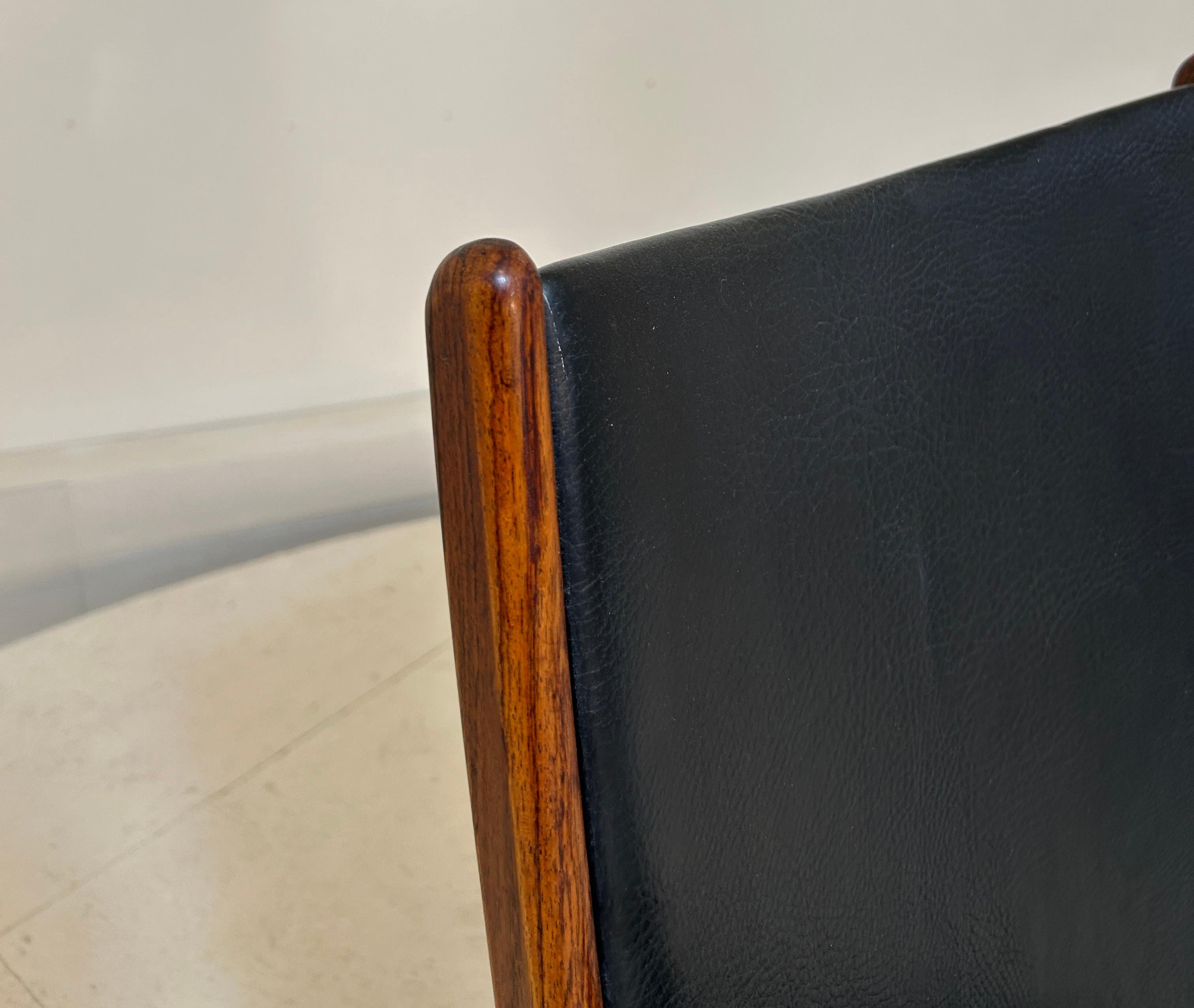 Tall Back Rosewood Danish Dining Chair In Excellent Condition For Sale In South Charleston, WV