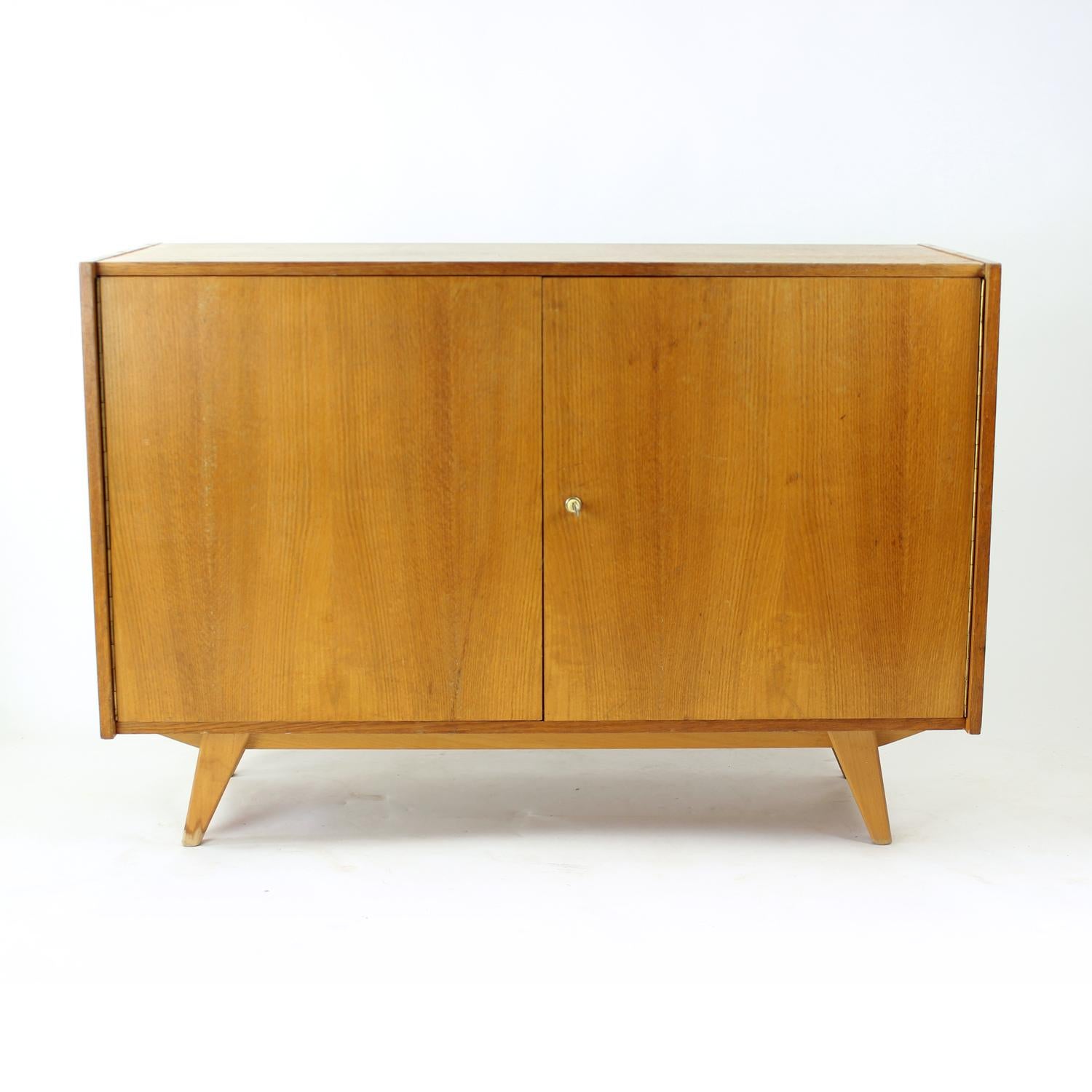 Tall Bar Sideboard U 460 By Jiri Jiroutek For Interier Praha, 1960s For Sale 6
