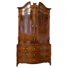 Großer Barockschrank aus Nussbaumholz, Berlin, 1750