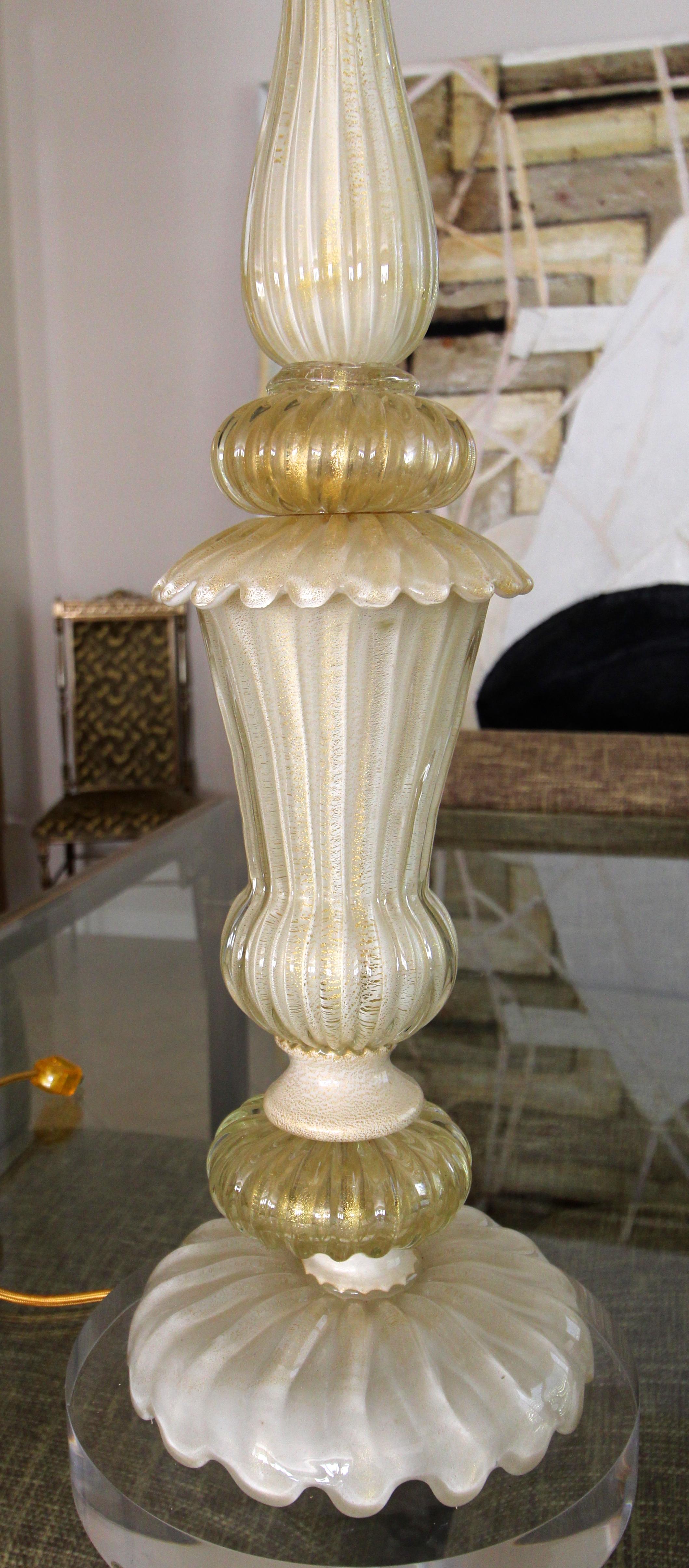 Tall Murano Italian Glass Cream & Gold Table Lamp For Sale 3