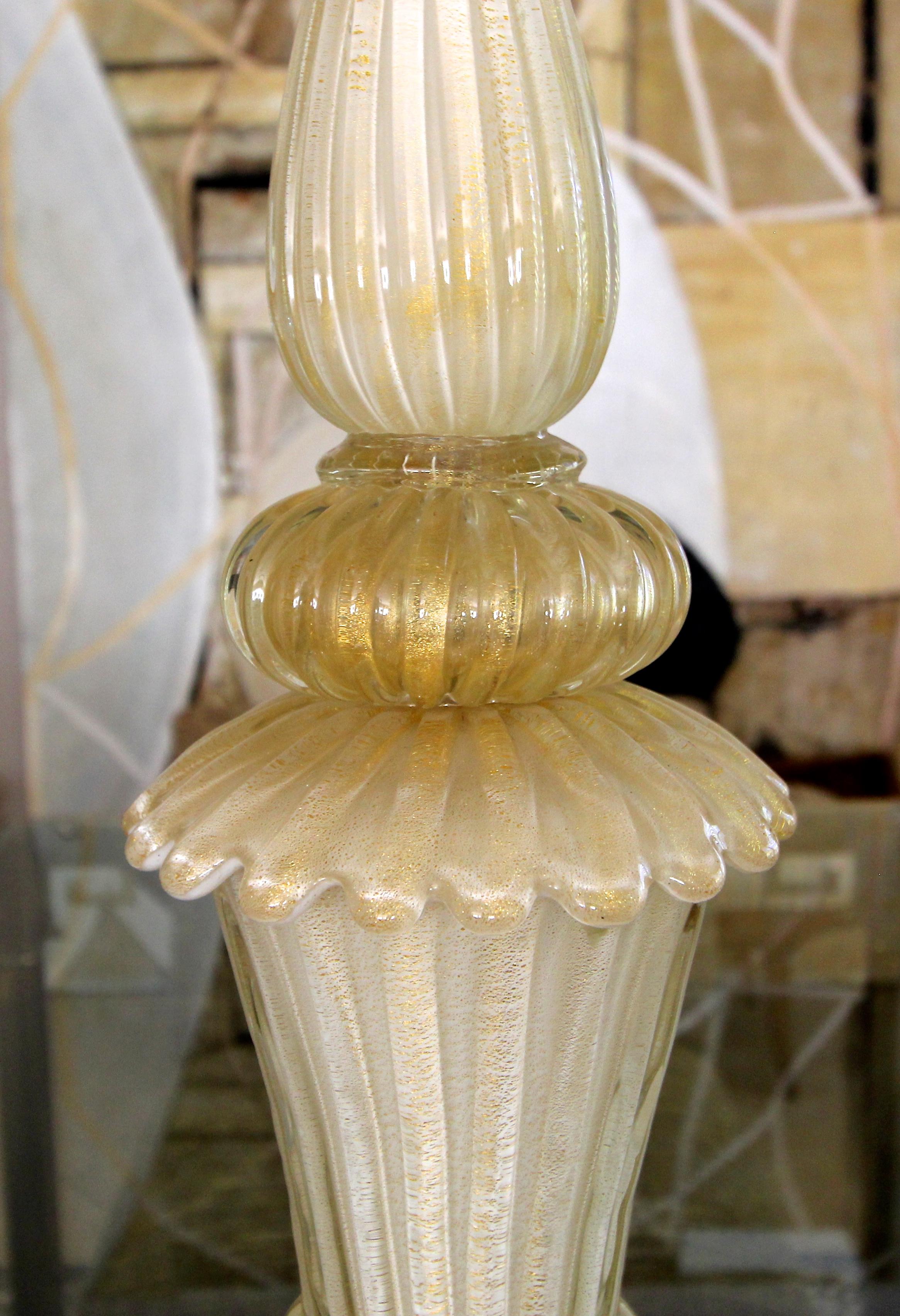 Tall Murano Italian Glass Cream & Gold Table Lamp For Sale 5