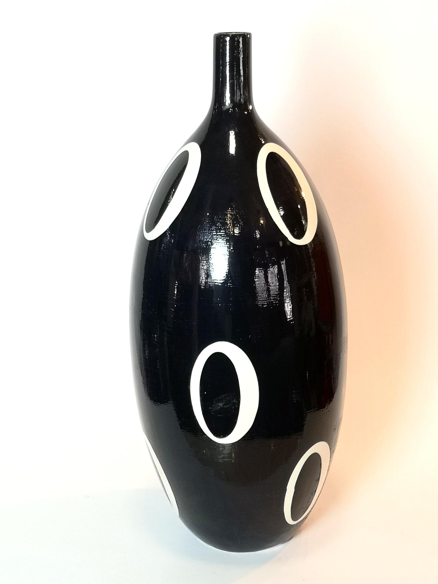 Tall Bicolor Black and White Floor Vase, 1960’s '5394' For Sale 2