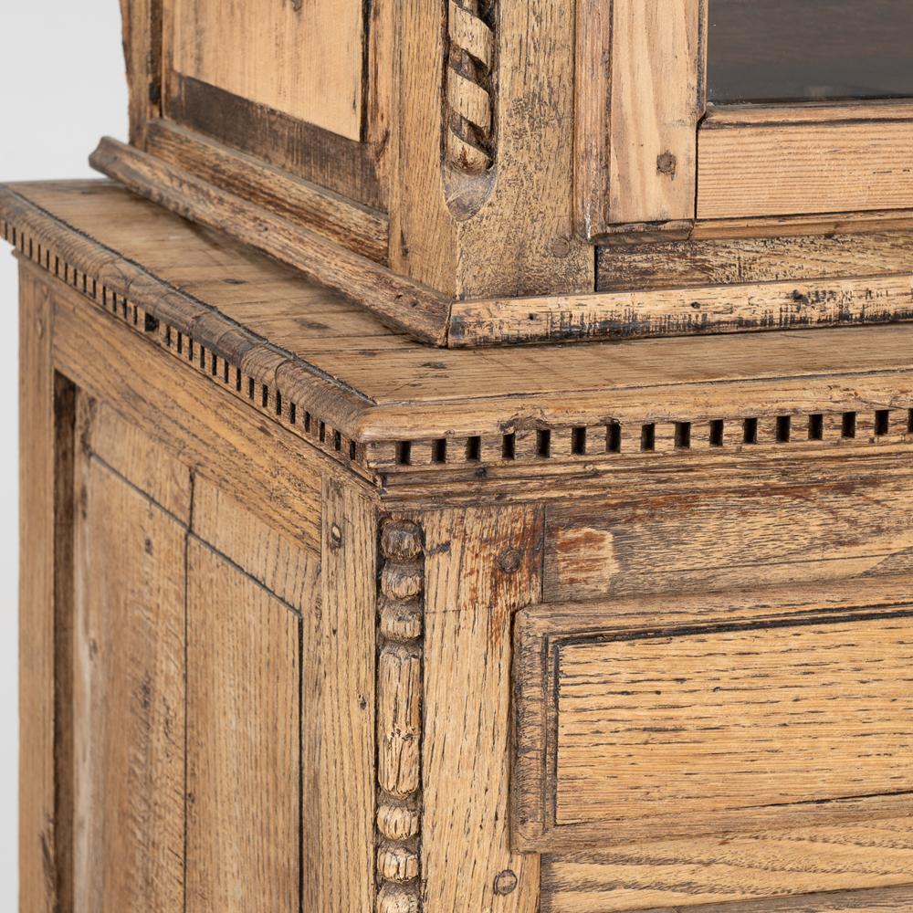 Tall Bleached Oak Gun Cabinet, France circa 1840-60 In Good Condition In Round Top, TX