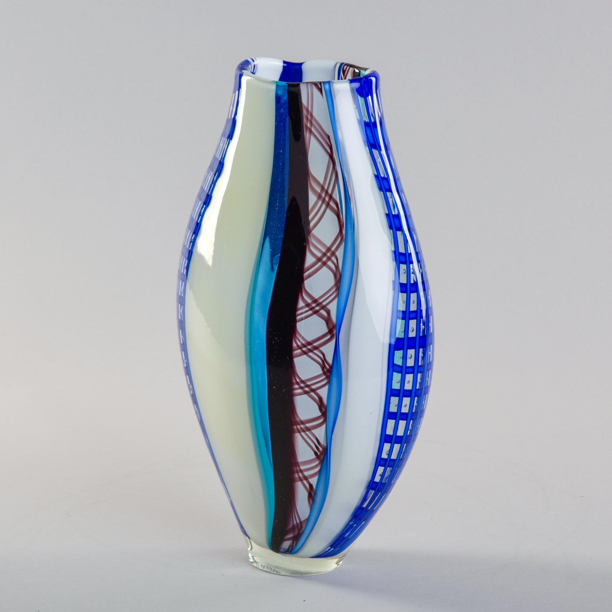 Mid-Century moderno Vaso alto in vetro di Murano blu e bianco firmato Fabiano Zanchi in vendita