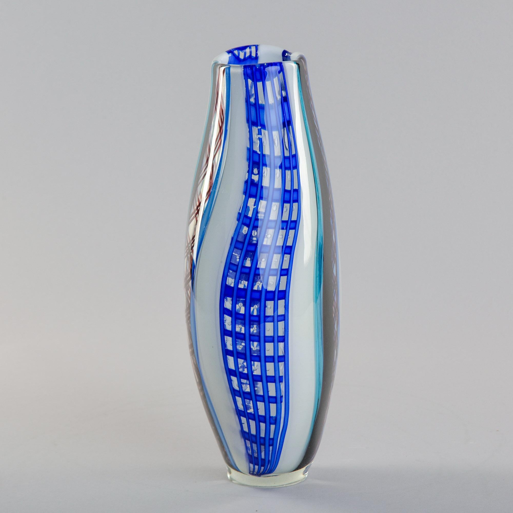 Vetro di Murano Vaso alto in vetro di Murano blu e bianco firmato Fabiano Zanchi in vendita