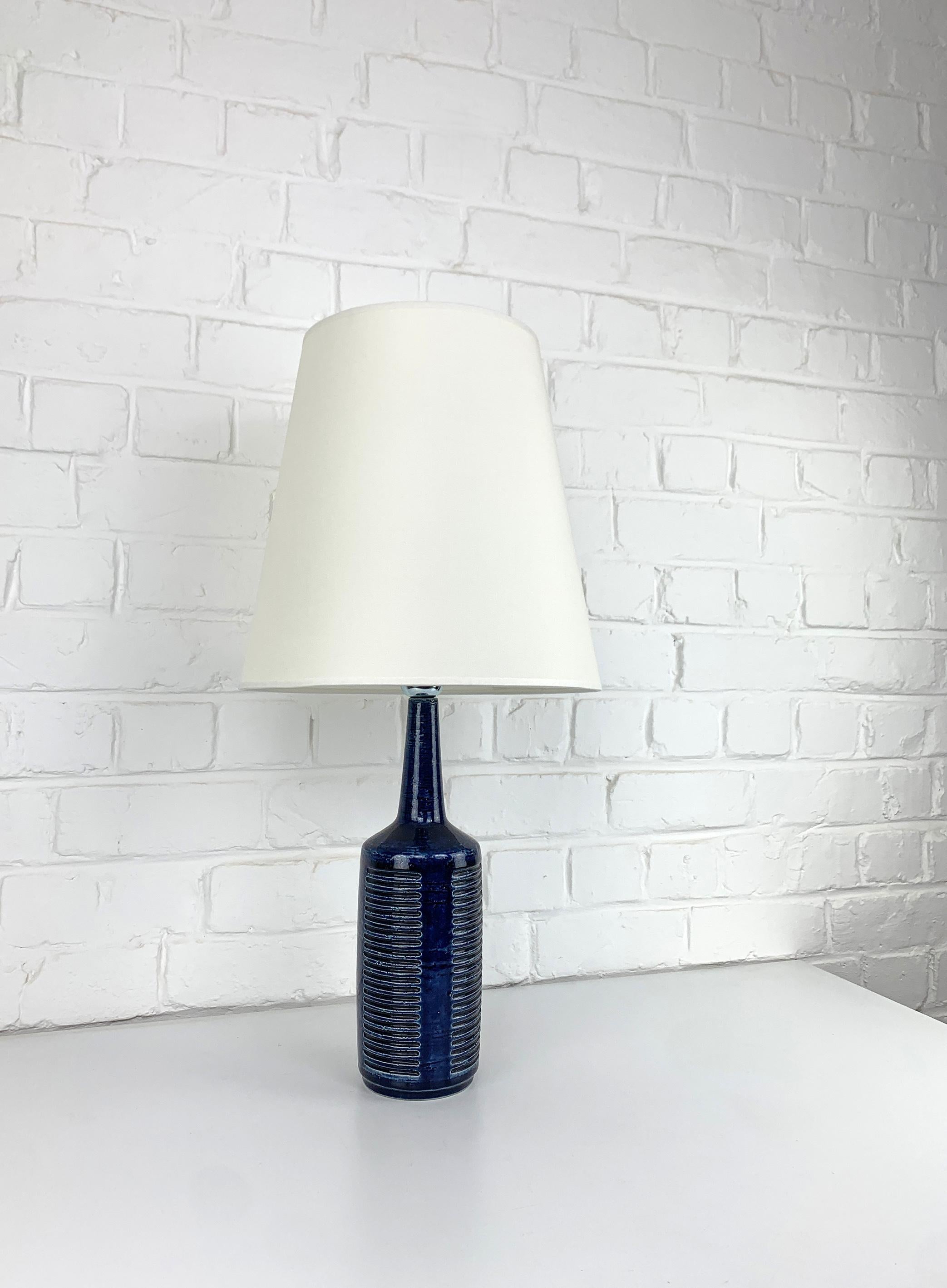 Tall Blue Ceramic table lamp by Palshus Denmark Per & Annelise Linnemann-Schmidt In Good Condition For Sale In Vorst, BE