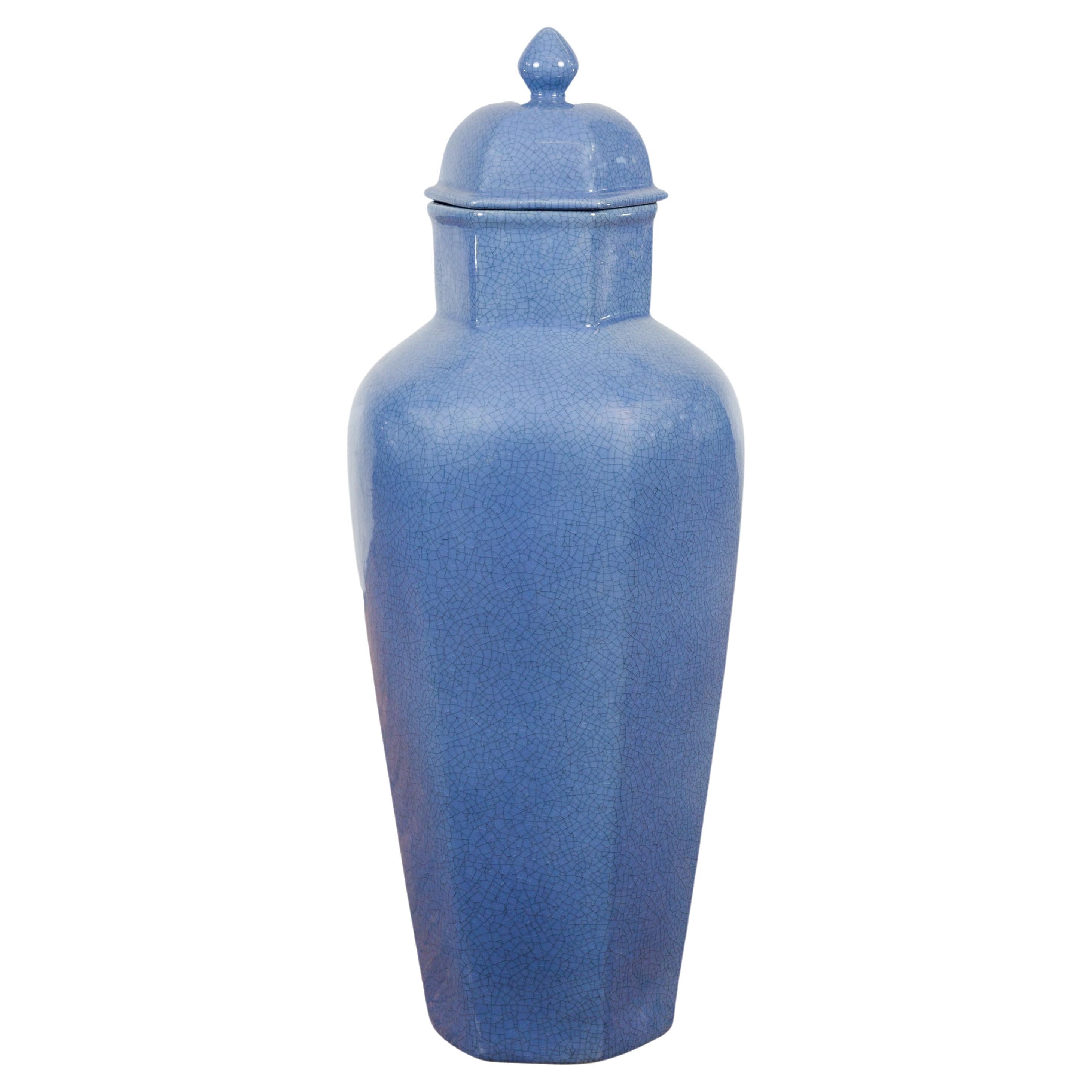 Grand vase hexagonal avec couvercle à glaçure bleue, finition craquelée, vintage en vente