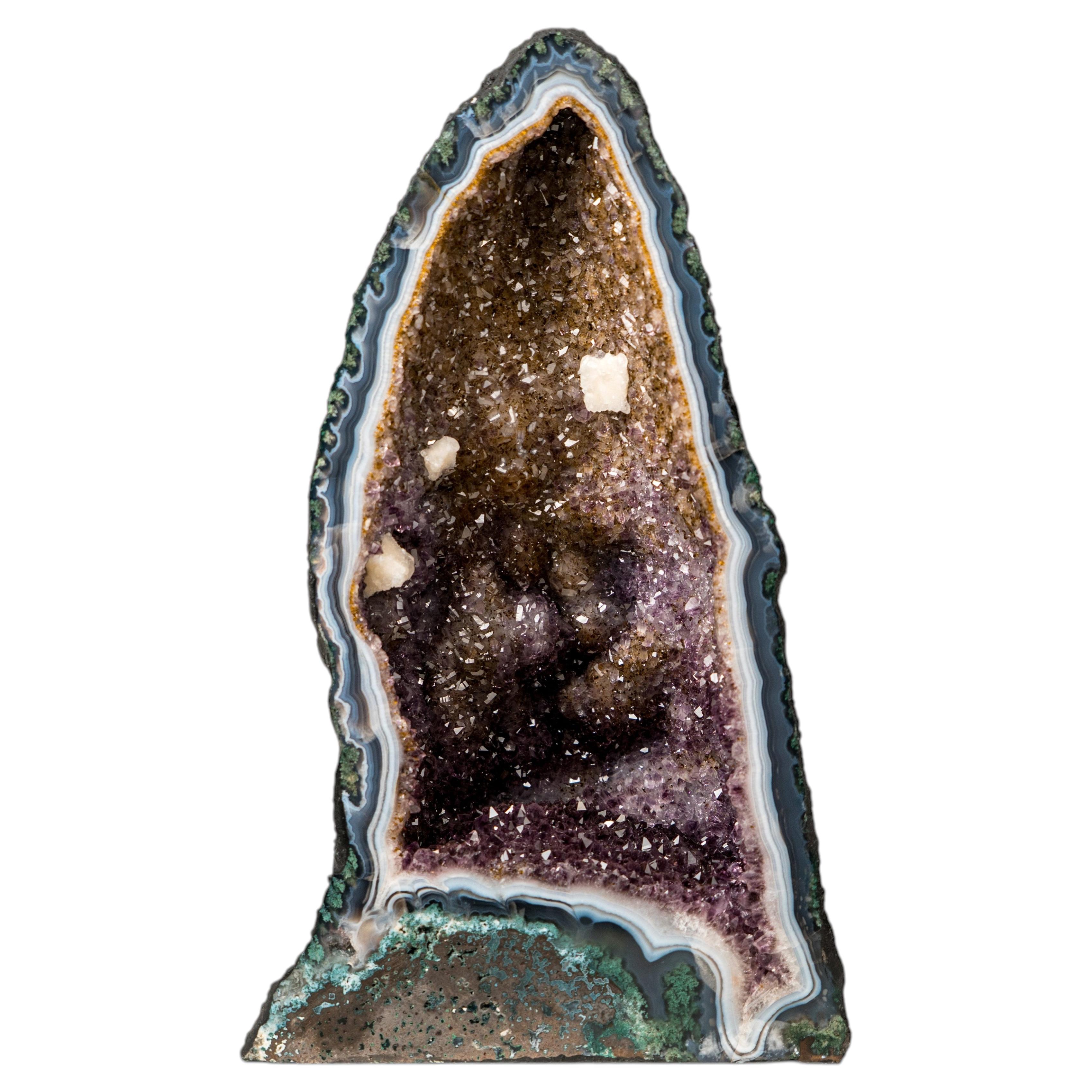 What is the difference between casting and carving in sculpture?