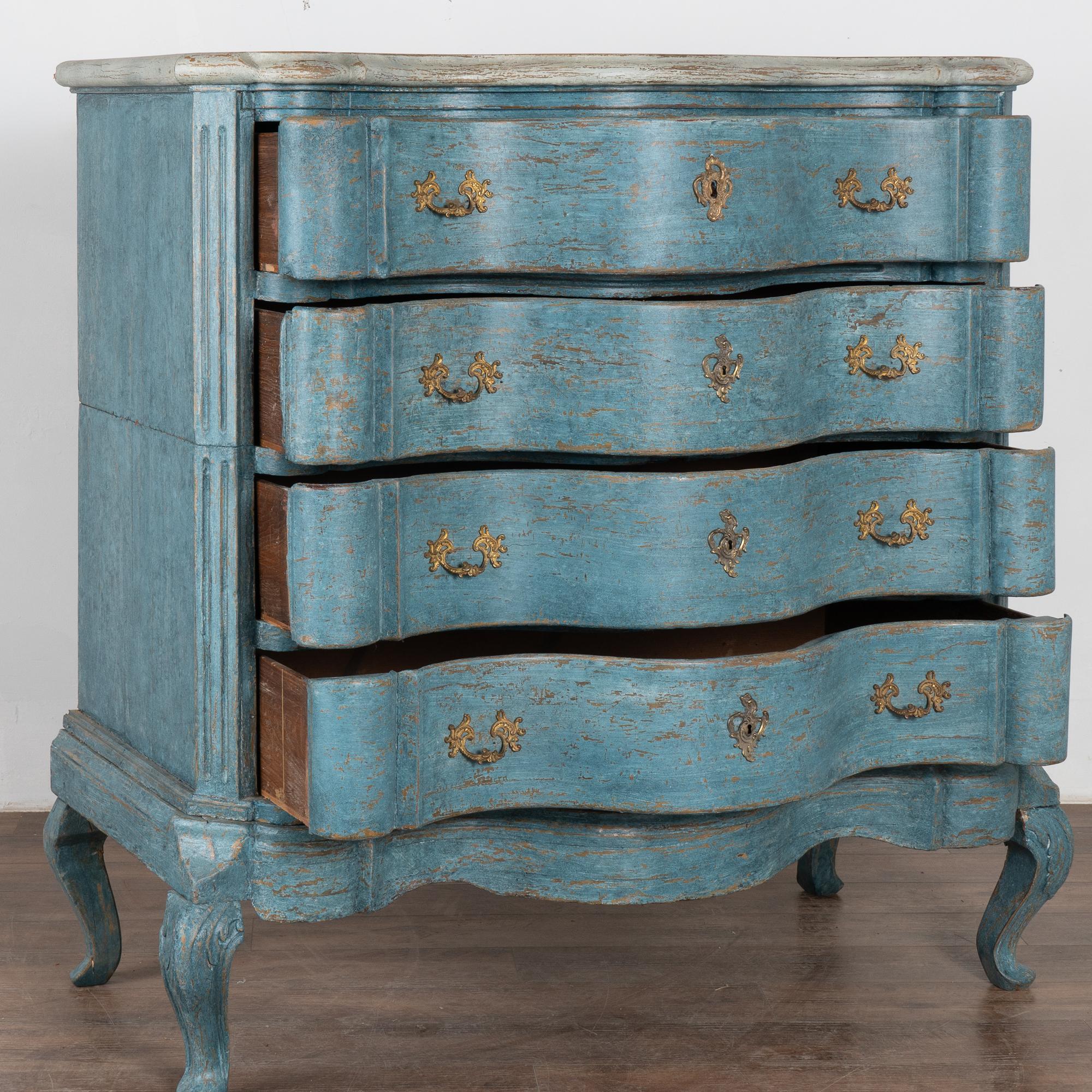 Rococò Alta cassettiera rococò blu in quercia dalla Danimarca, circa 1770-80 in vendita