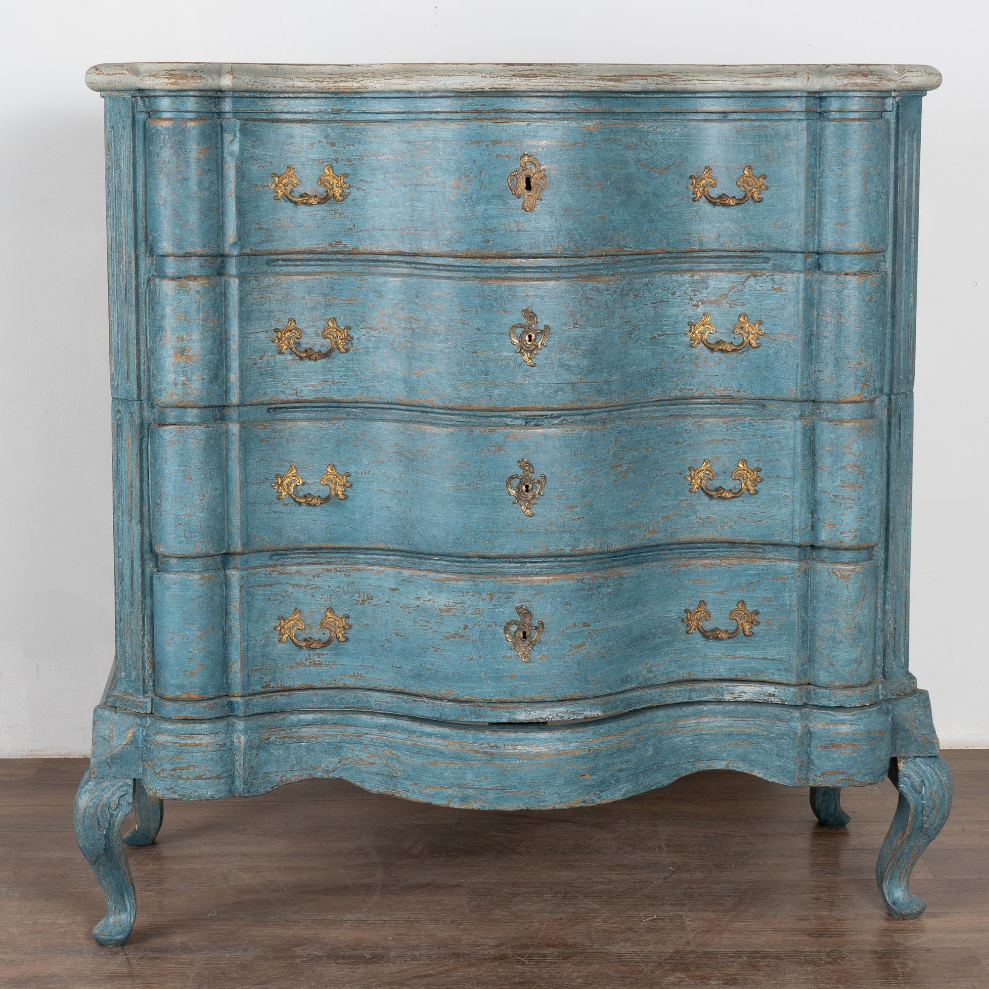 Danese Alta cassettiera rococò blu in quercia dalla Danimarca, circa 1770-80 in vendita