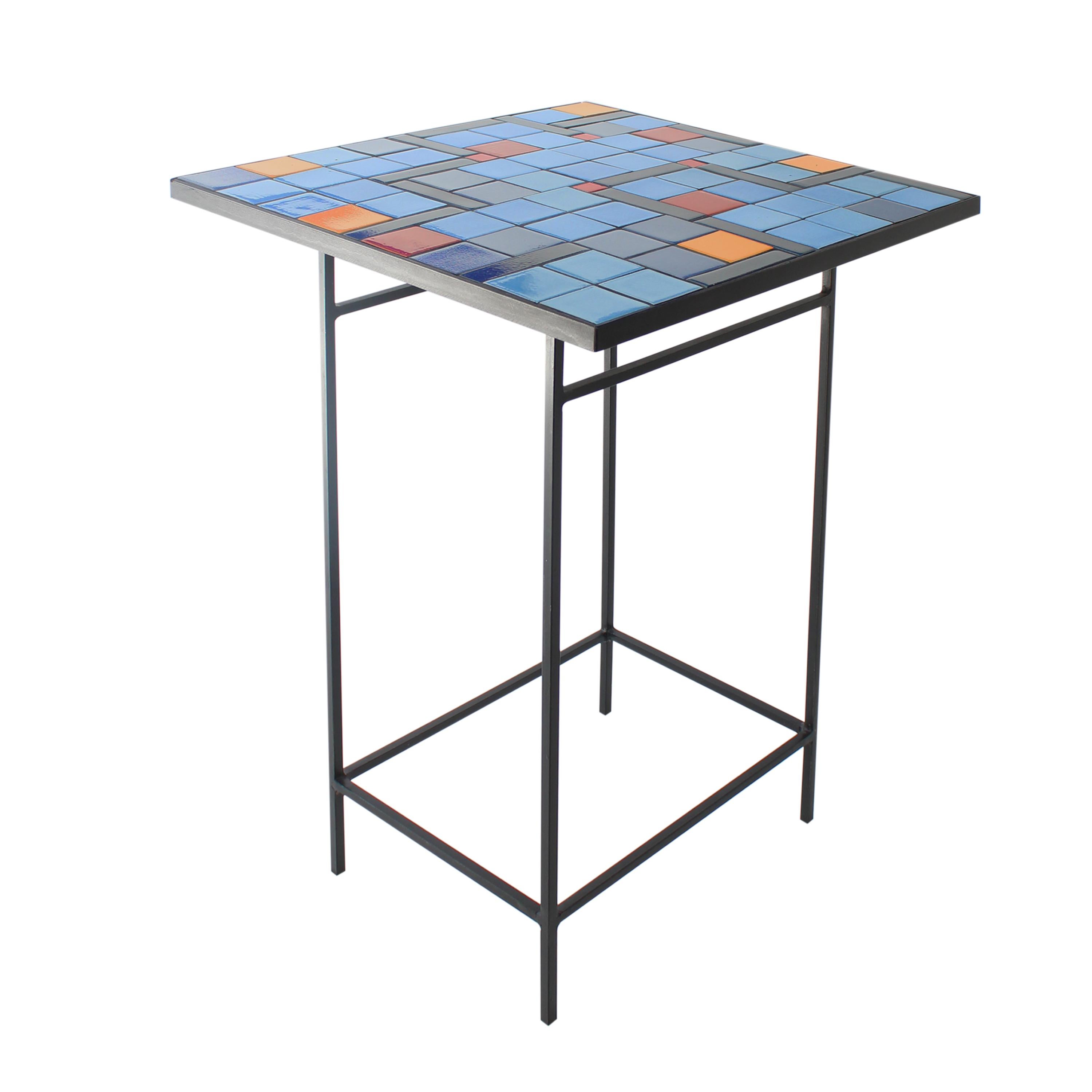 Moderne Grande table d'appoint bleue 