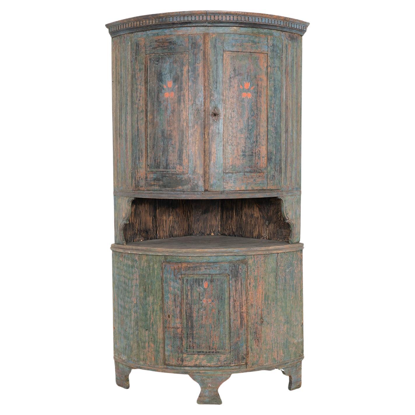 Tall Bow Front Original Painted Pine Corner Cabinet, Sweden circa 1800-20 For Sale