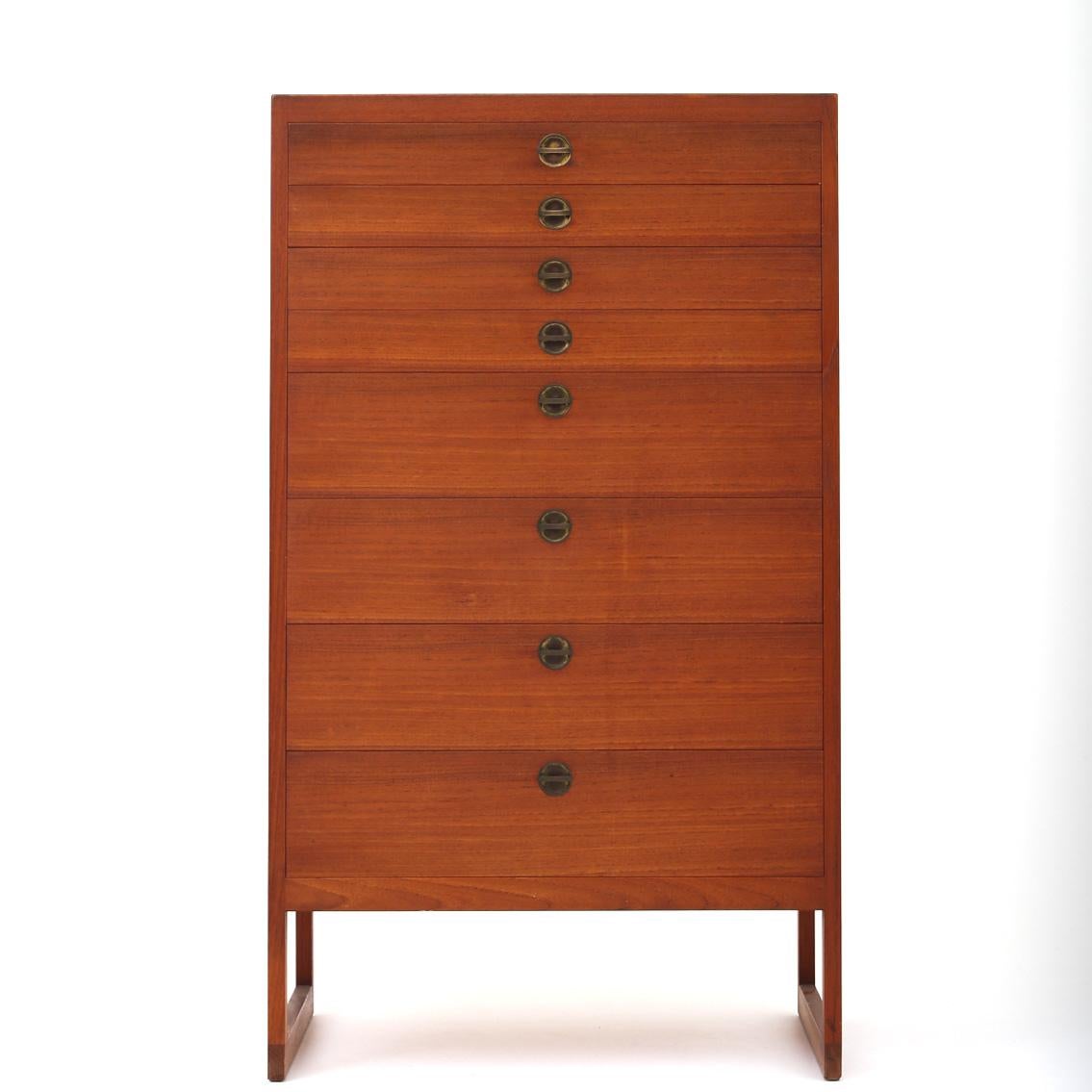 Børge Mogensen / P. Lauritsen & Son. BM 64 - 'Tallboy' chest of drawers in teak with eight drawers.