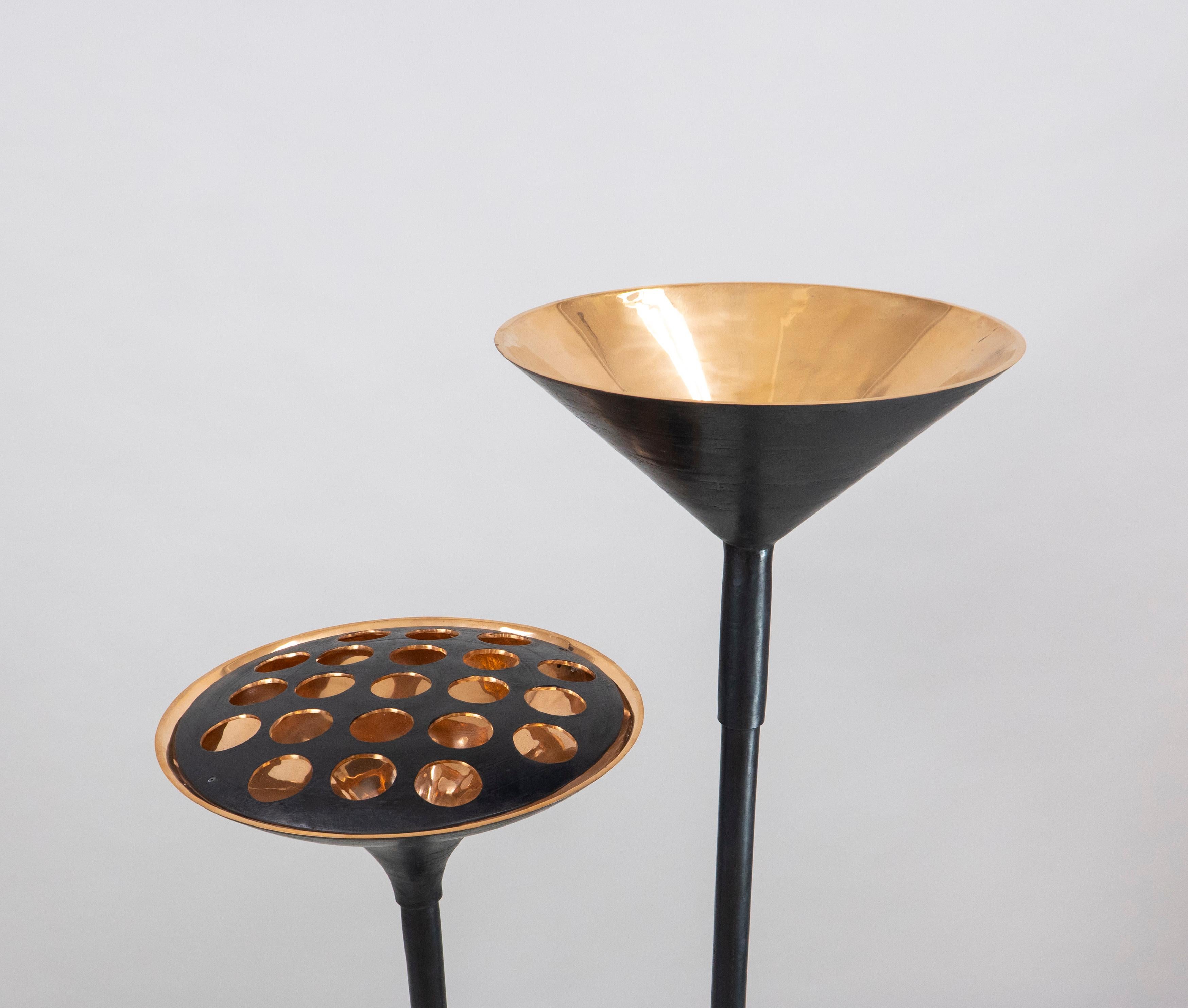 Lámpara de pie alta de bronce de Tinatin Kilaberidze en Excelente estado para la venta en New York, NY