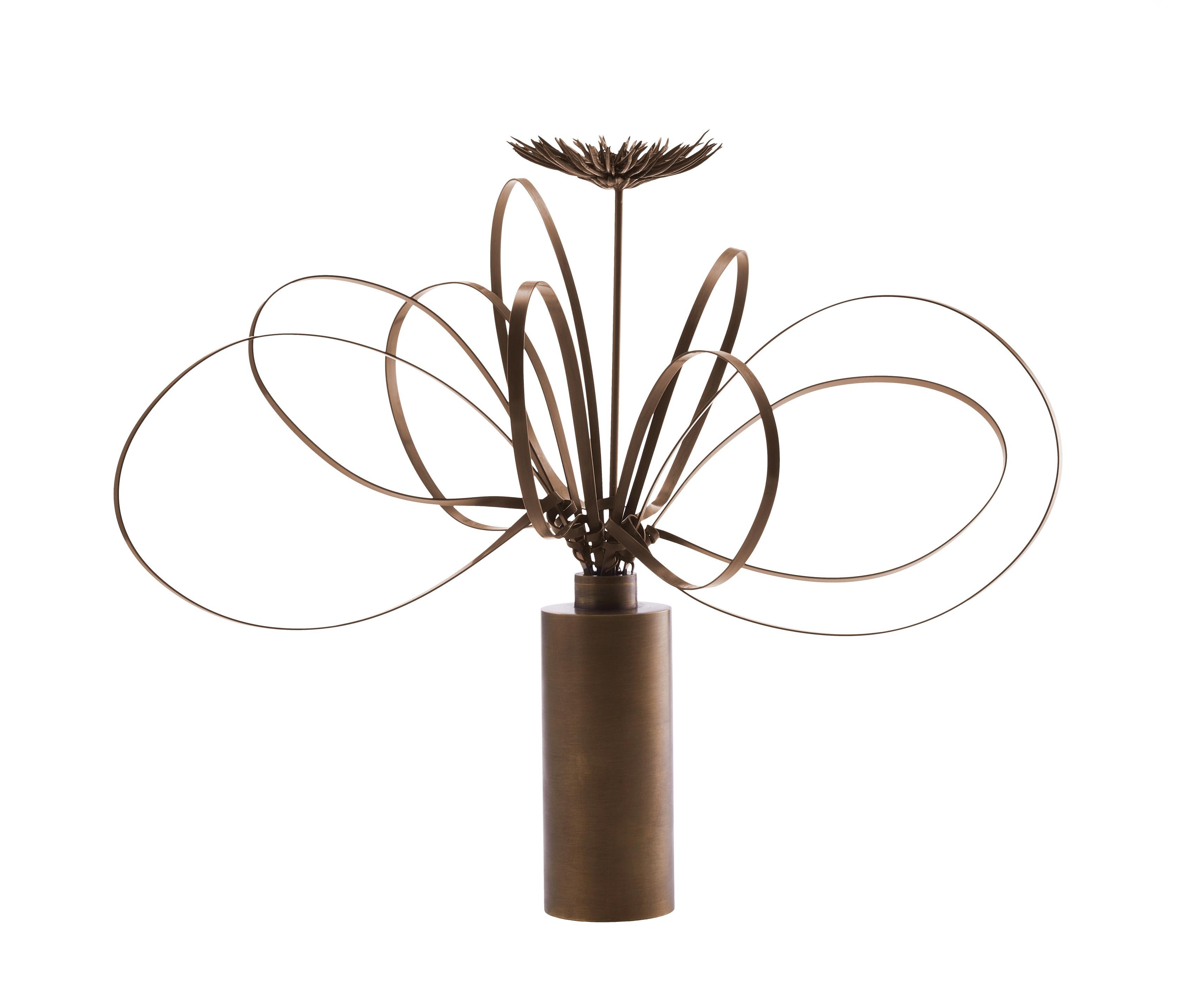 Tall Bronze Swirl and Mum by Art Flower Maker
Unique Piece.
Dimensions: Ø 58 x H 47 cm.
Materials: Hand Painted Bronzed Brass.

The artistic eye of The Art Flower Maker combined with Italian artisanal metalwork has brought to life these unique