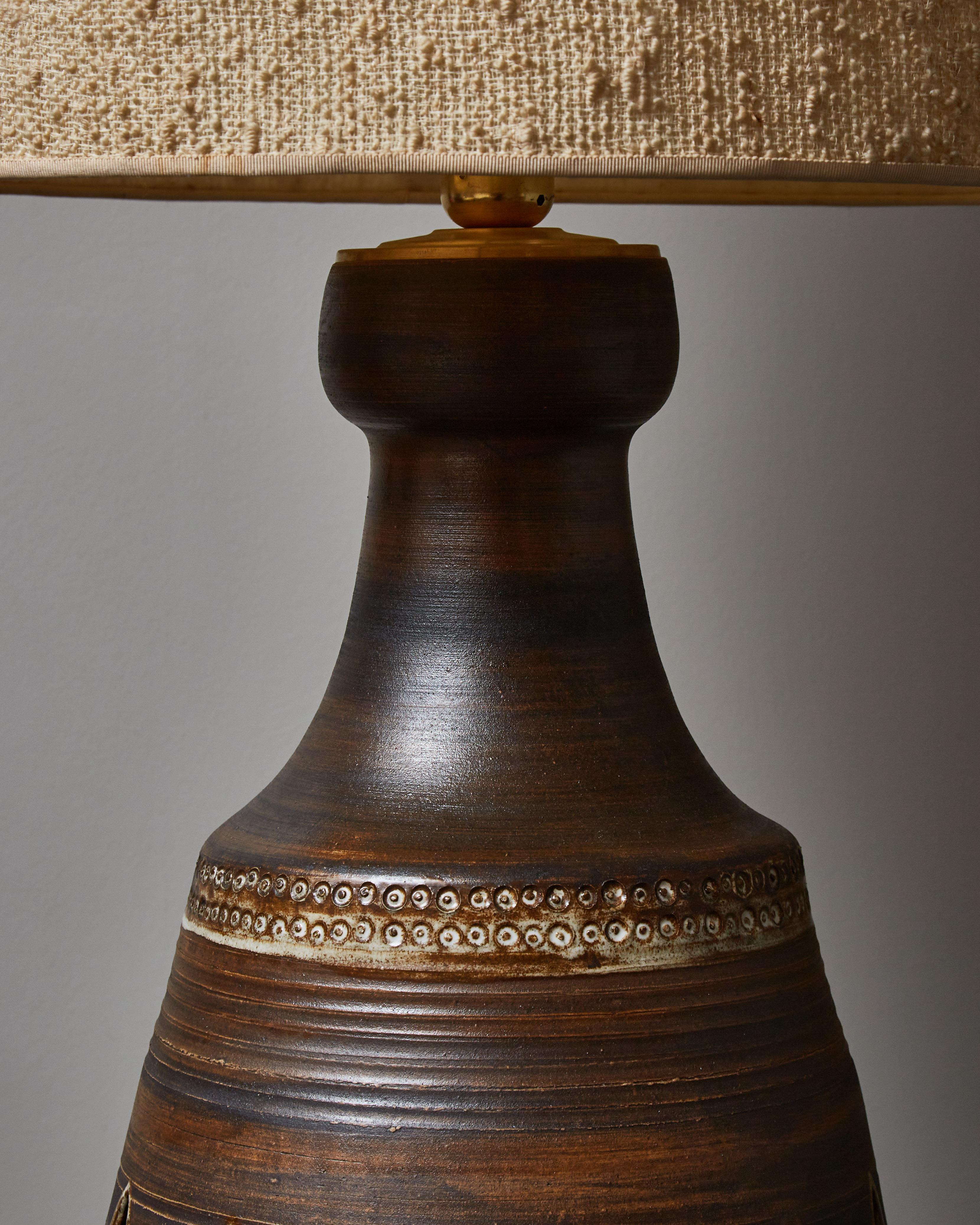 Tall Brown Ceramic Table Lamp with Inner Lighting In Good Condition In Saint-Ouen, IDF