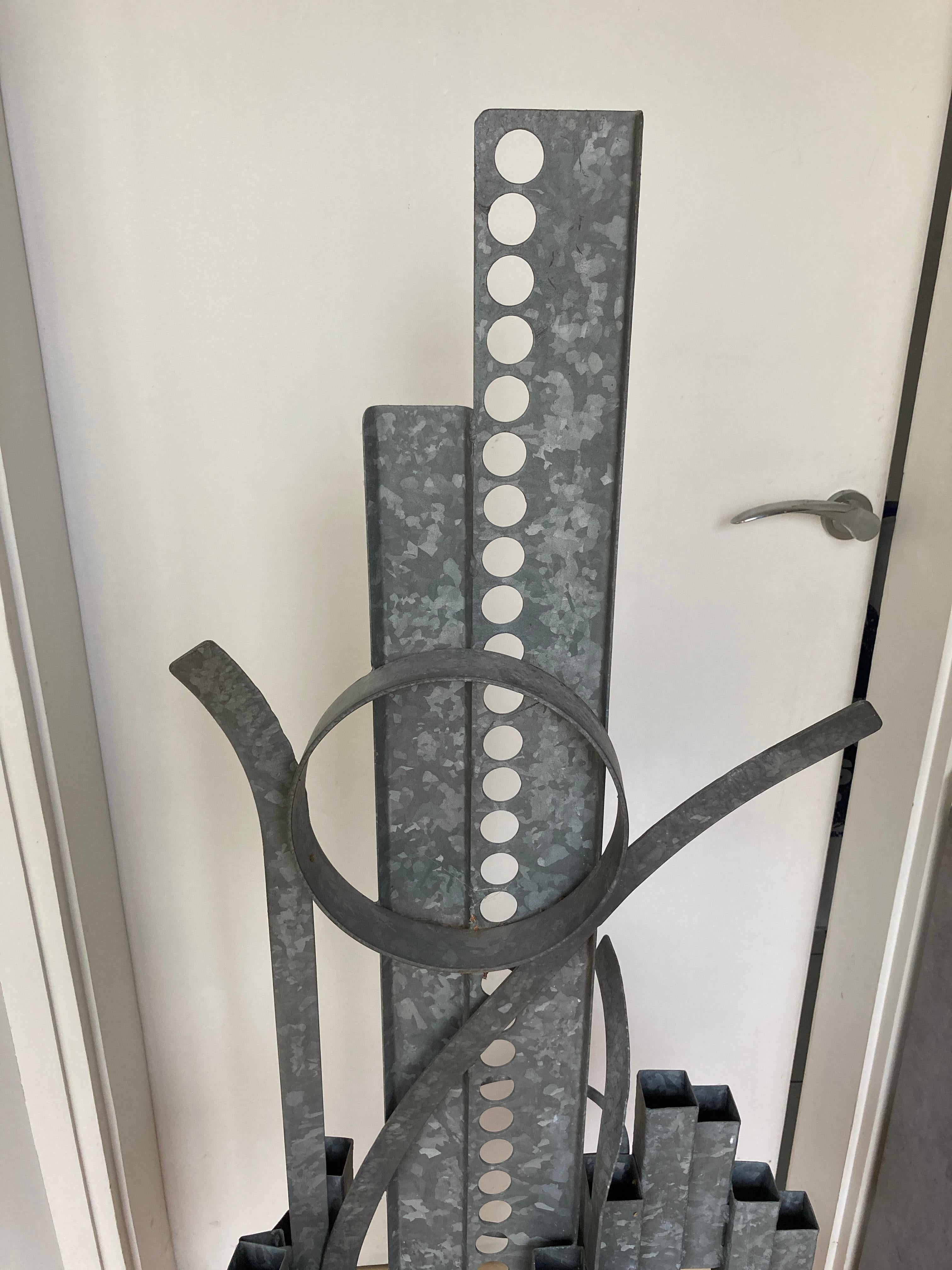 Tall brutalist metal sculpture In Fair Condition For Sale In Bois-Colombes, FR