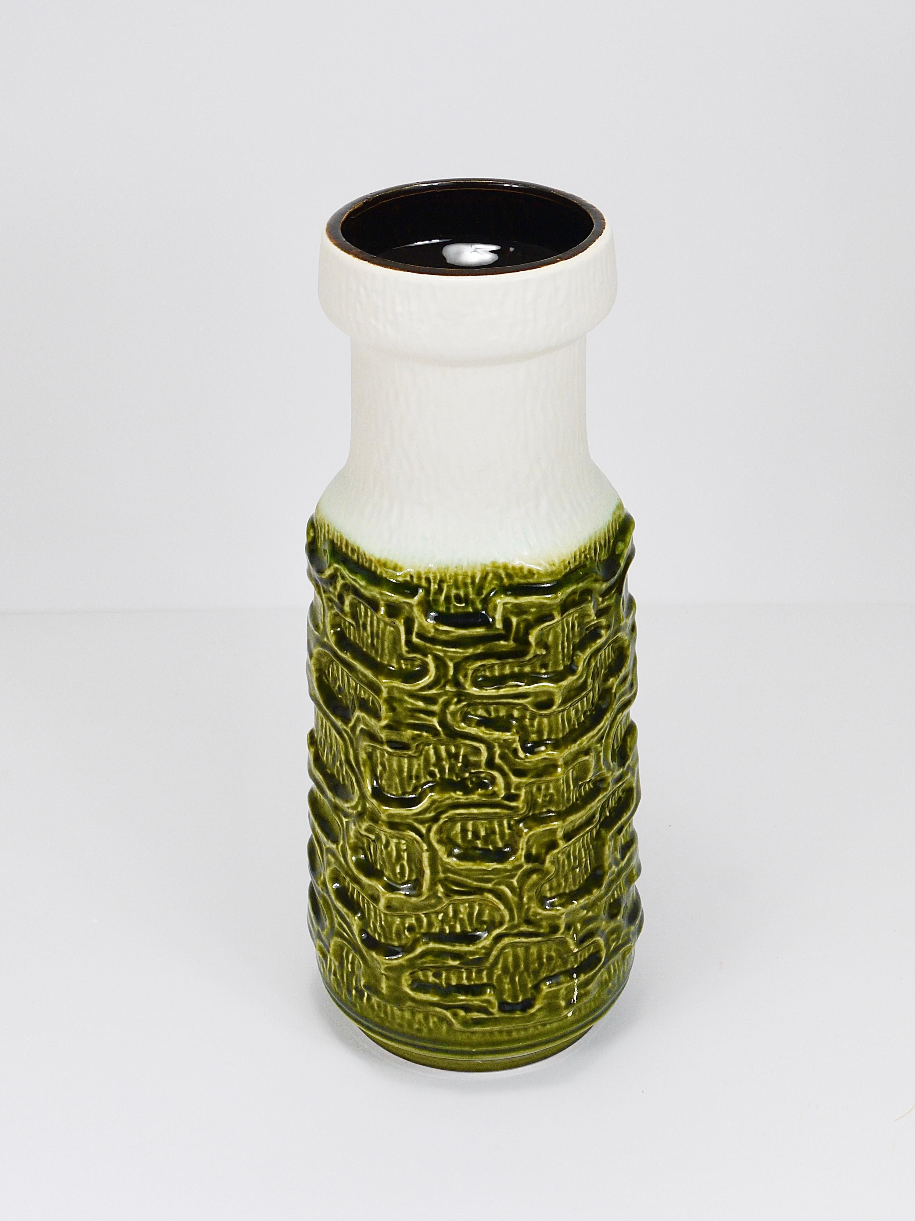 Tall Brutalist Op-Art Green & White Terracotta Floor Vase, Austria, 1970s For Sale 3