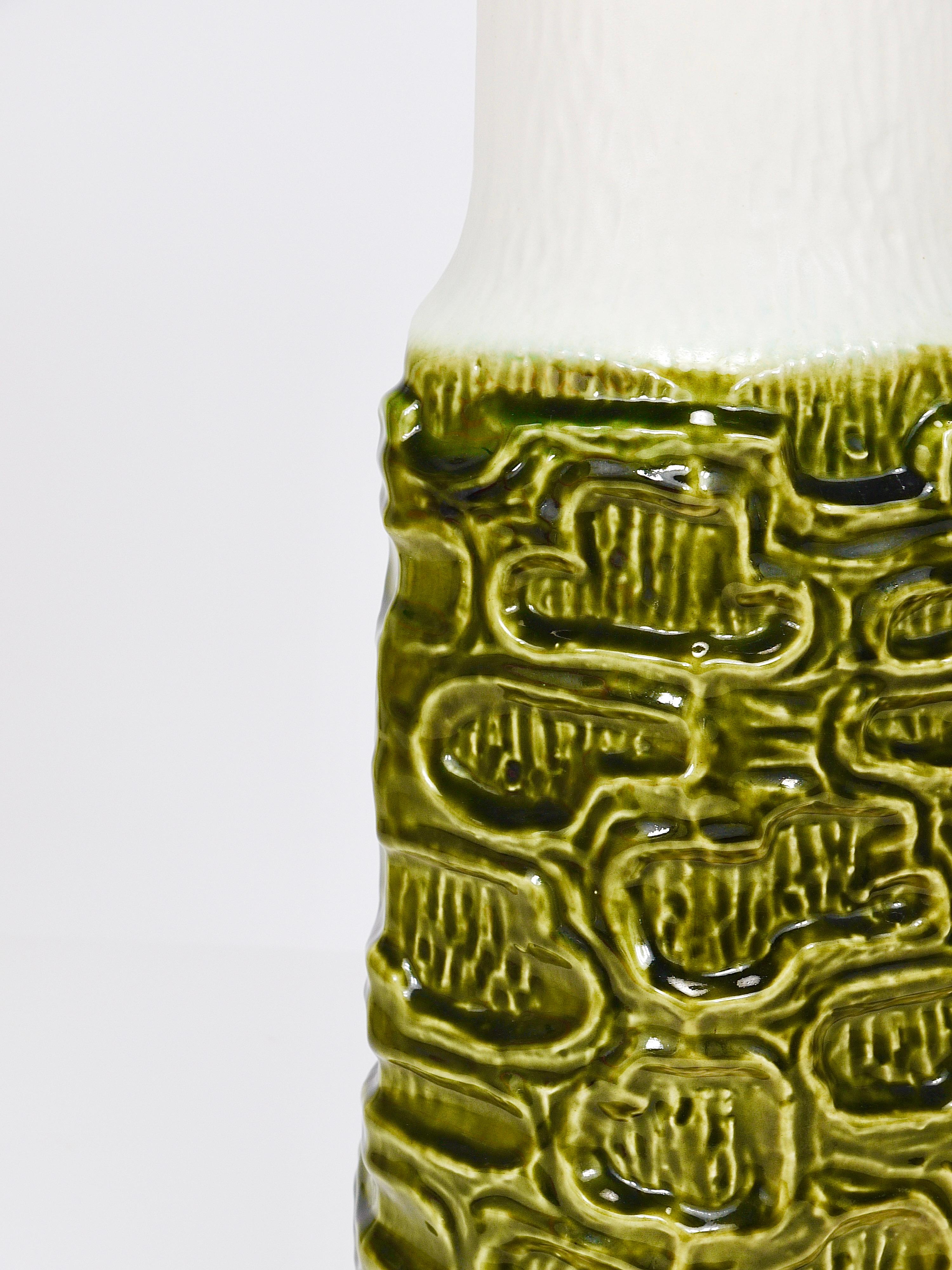 Mid-Century Modern Tall Brutalist Op-Art Green & White Terracotta Floor Vase, Austria, 1970s For Sale