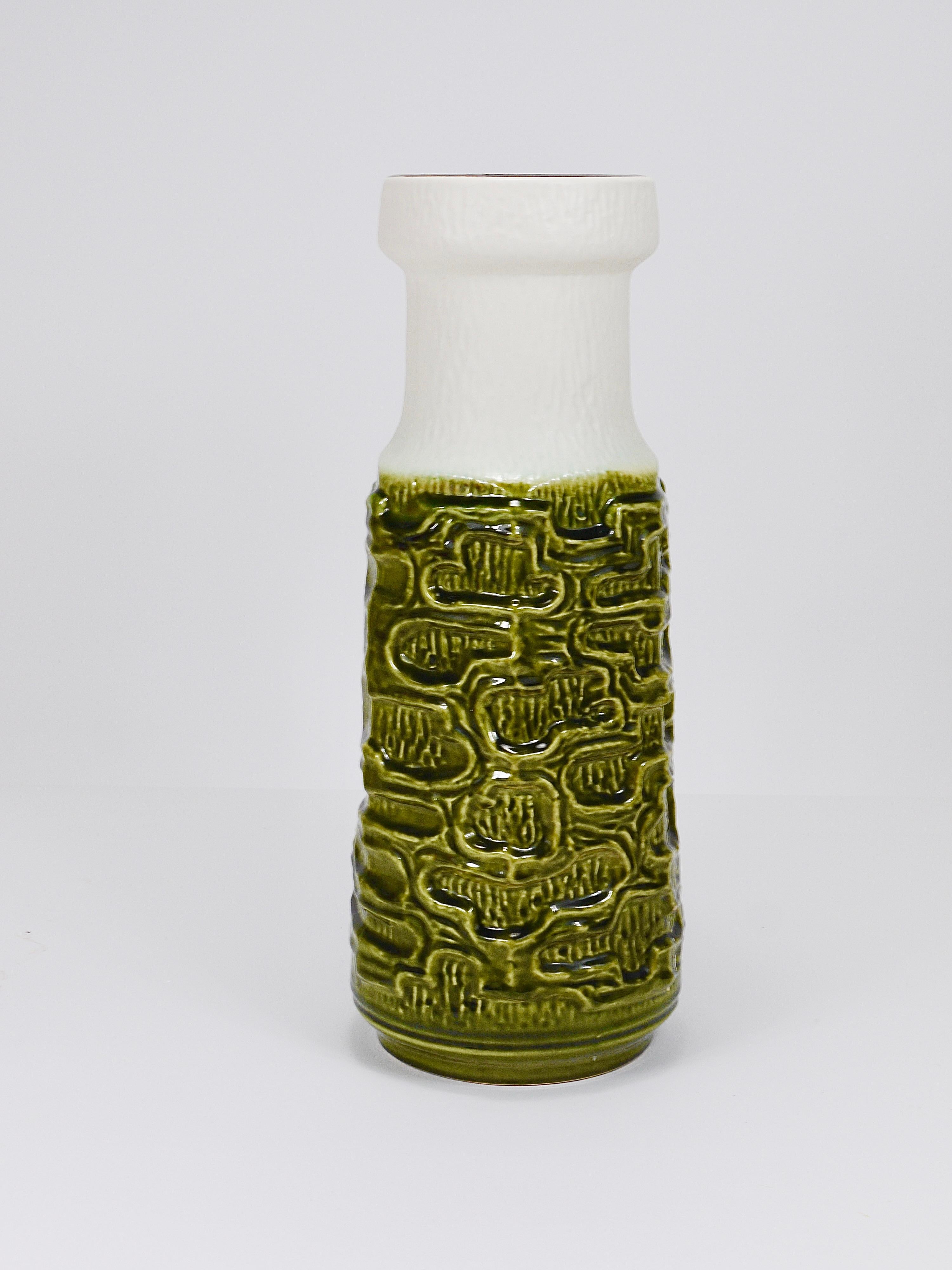Tall Brutalist Op-Art Green & White Terracotta Floor Vase, Austria, 1970s For Sale 1