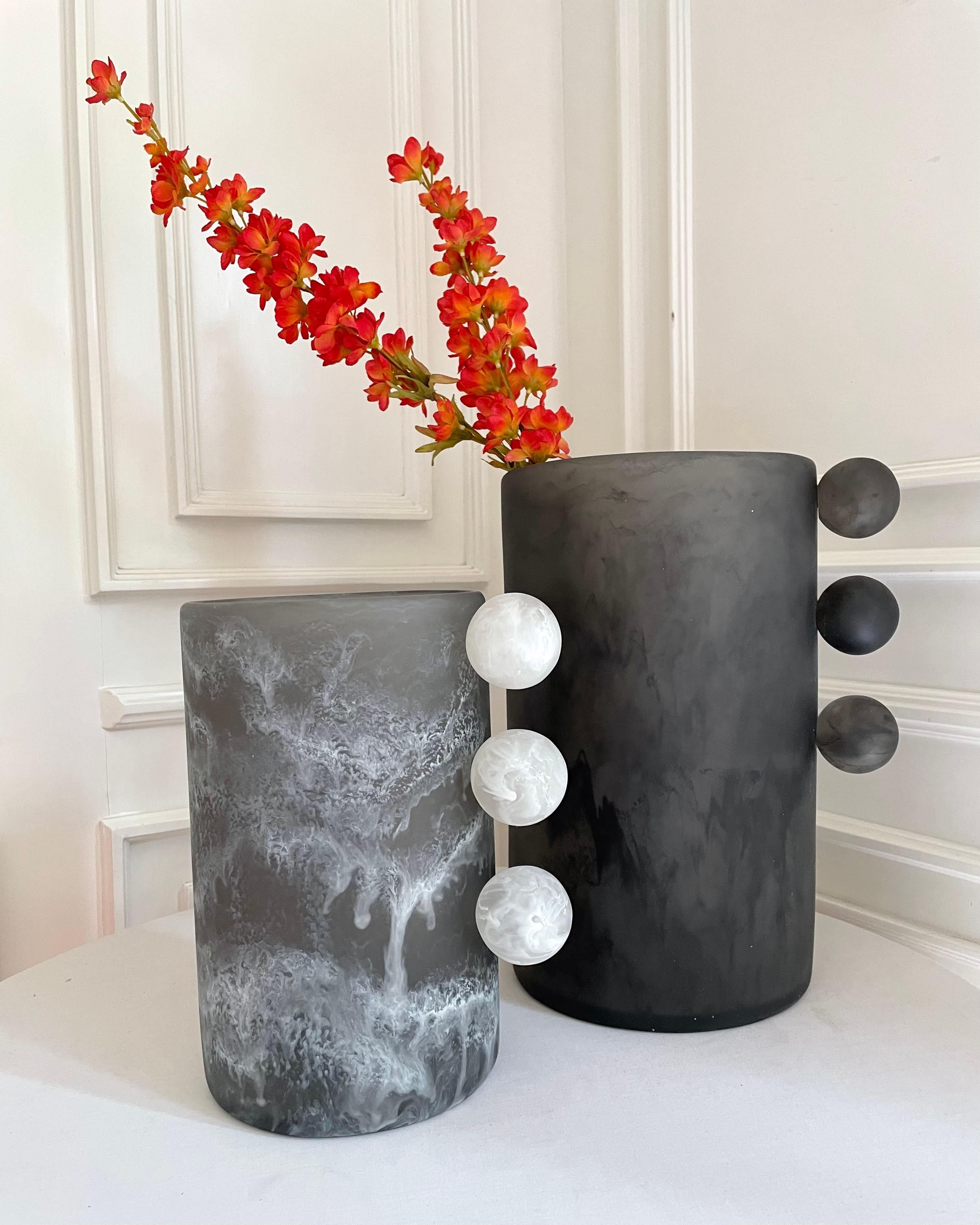 Modern Tall Bubble Vase in Black Textured Resin by Paola Valle For Sale