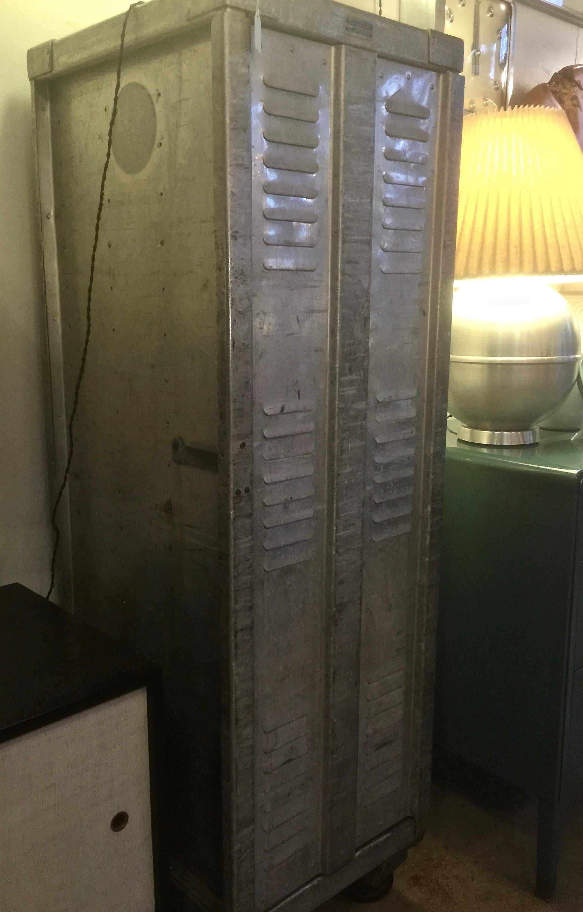 Tall Bucksco Enterprises Industrial Aluminium Rolling Locking Cabinet, 1950s In Good Condition In Bainbridge, NY