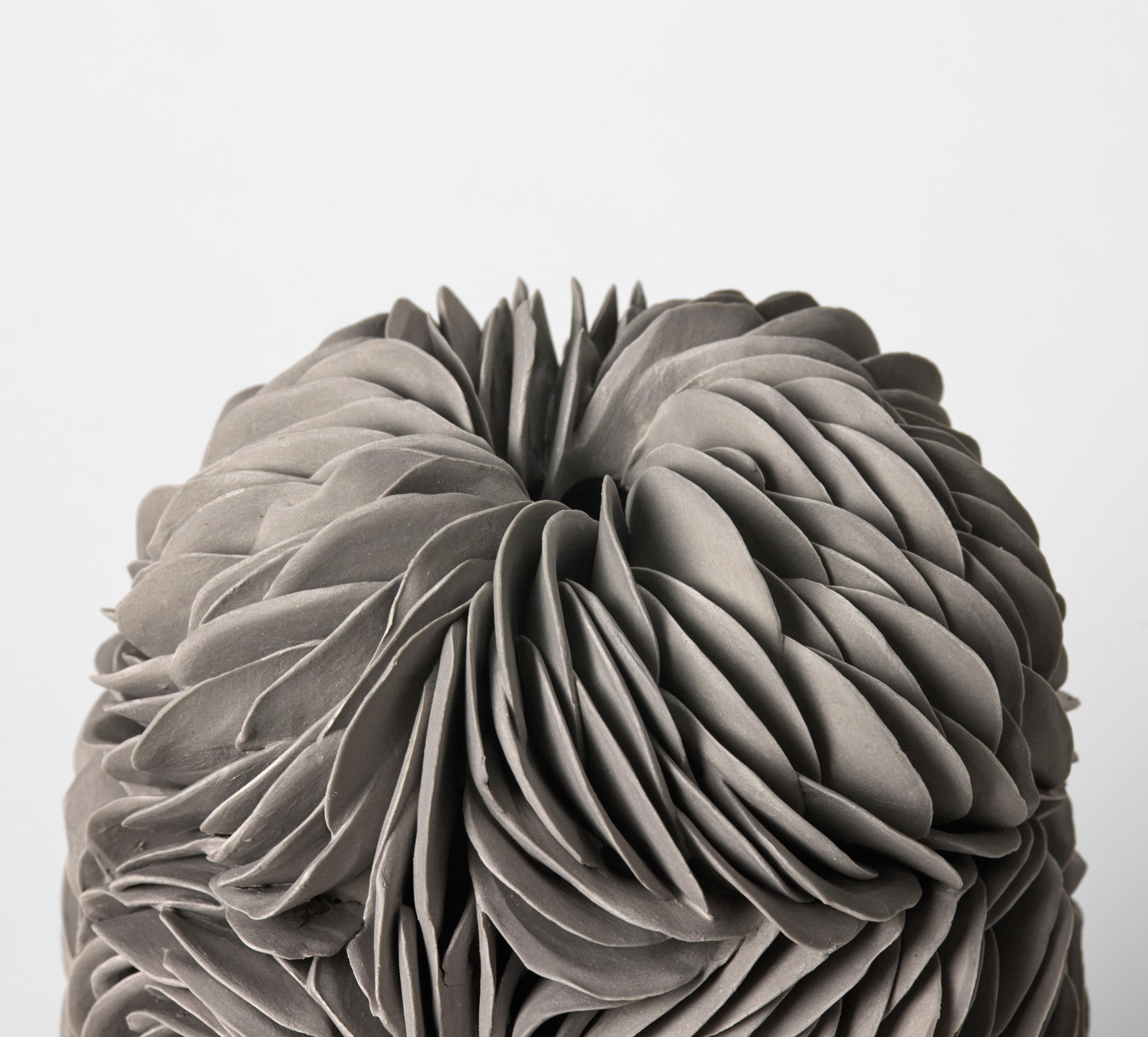 Britannico Tall Budding Vessel in Grey, a textured porcelain sculpture by Olivia Walker in vendita