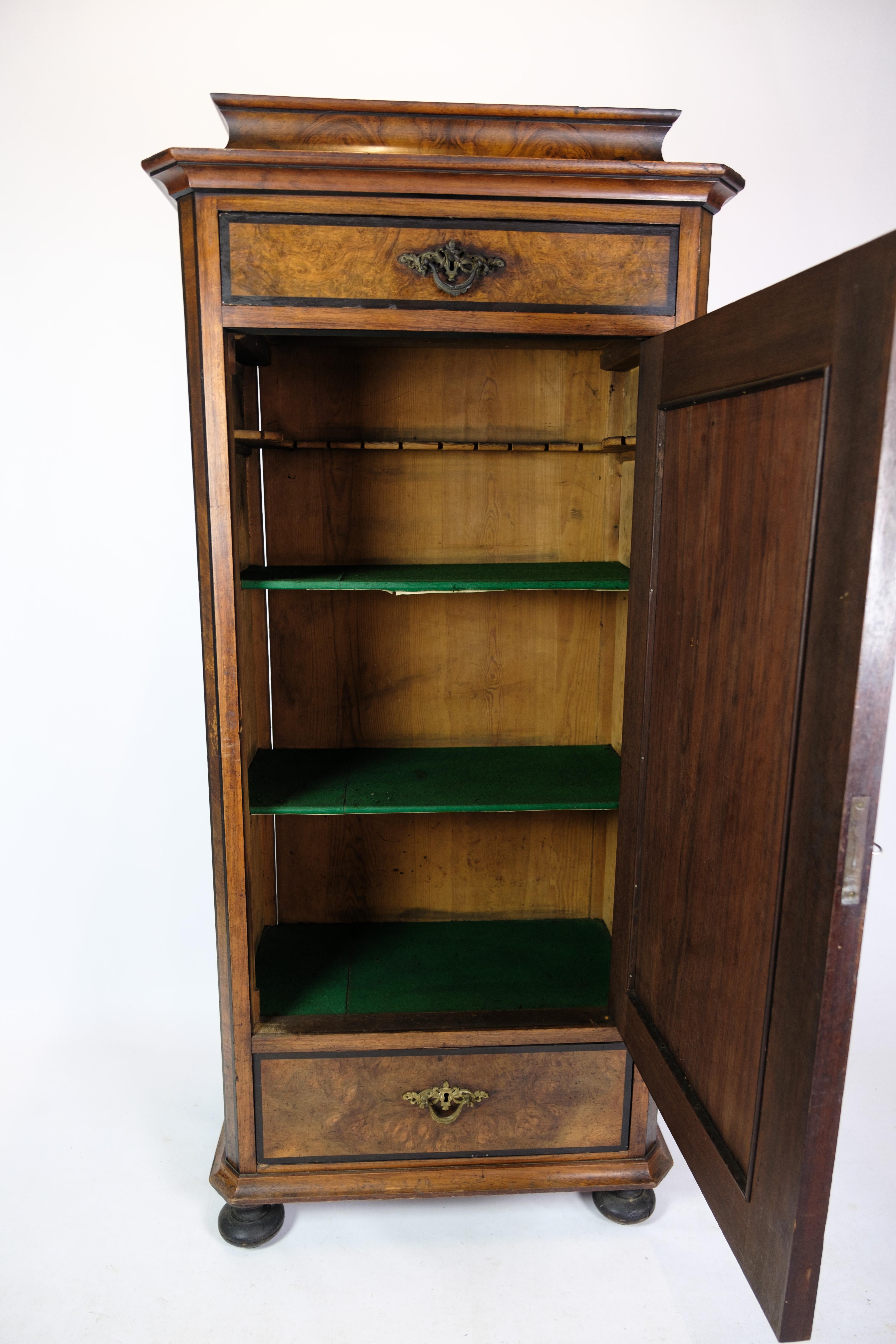 Mid-19th Century Tall cabinet of walnut, in great antique condition from the 1850s For Sale