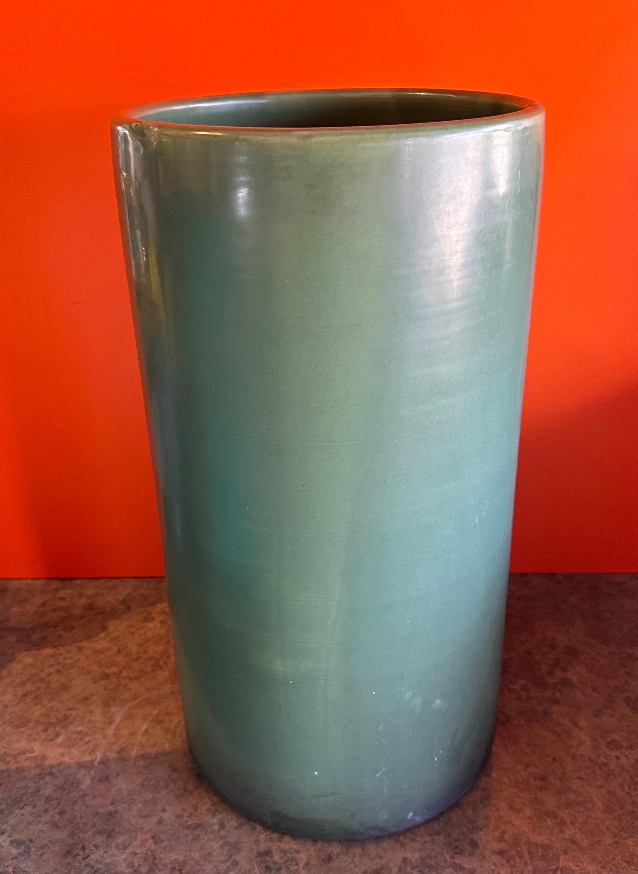 American Tall California Design MCM Ceramic Planter in the Style of Gainey For Sale