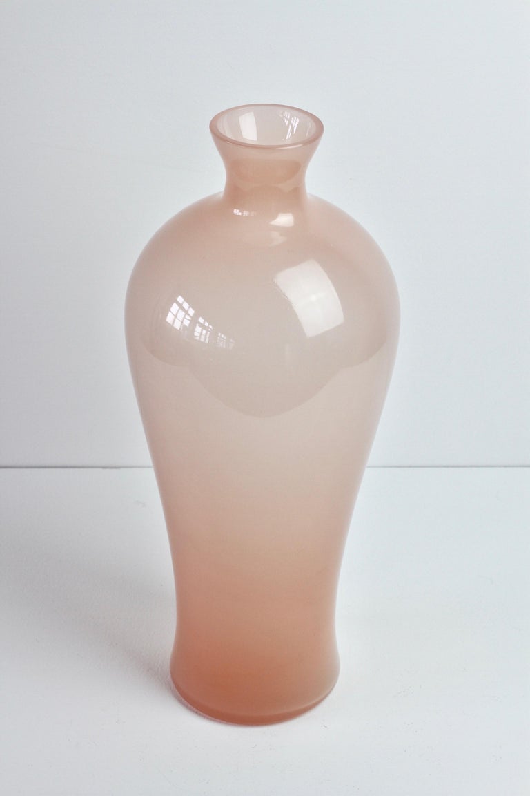 Tall Cenedese Italian Murano Pink Glass Centrepiece Vase For Sale at