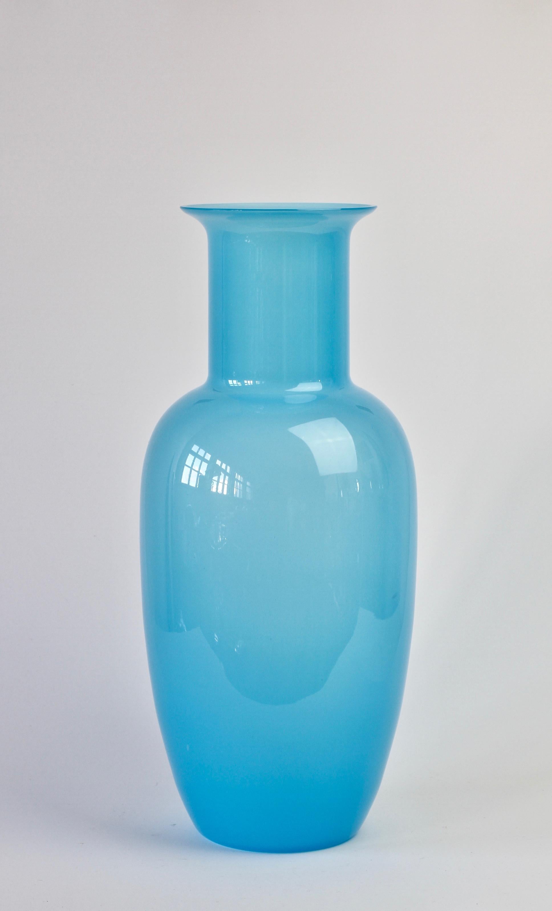 Tall Cenedese Vintage Midcentury Blue Italian Murano Glass Centrepiece Vase 2