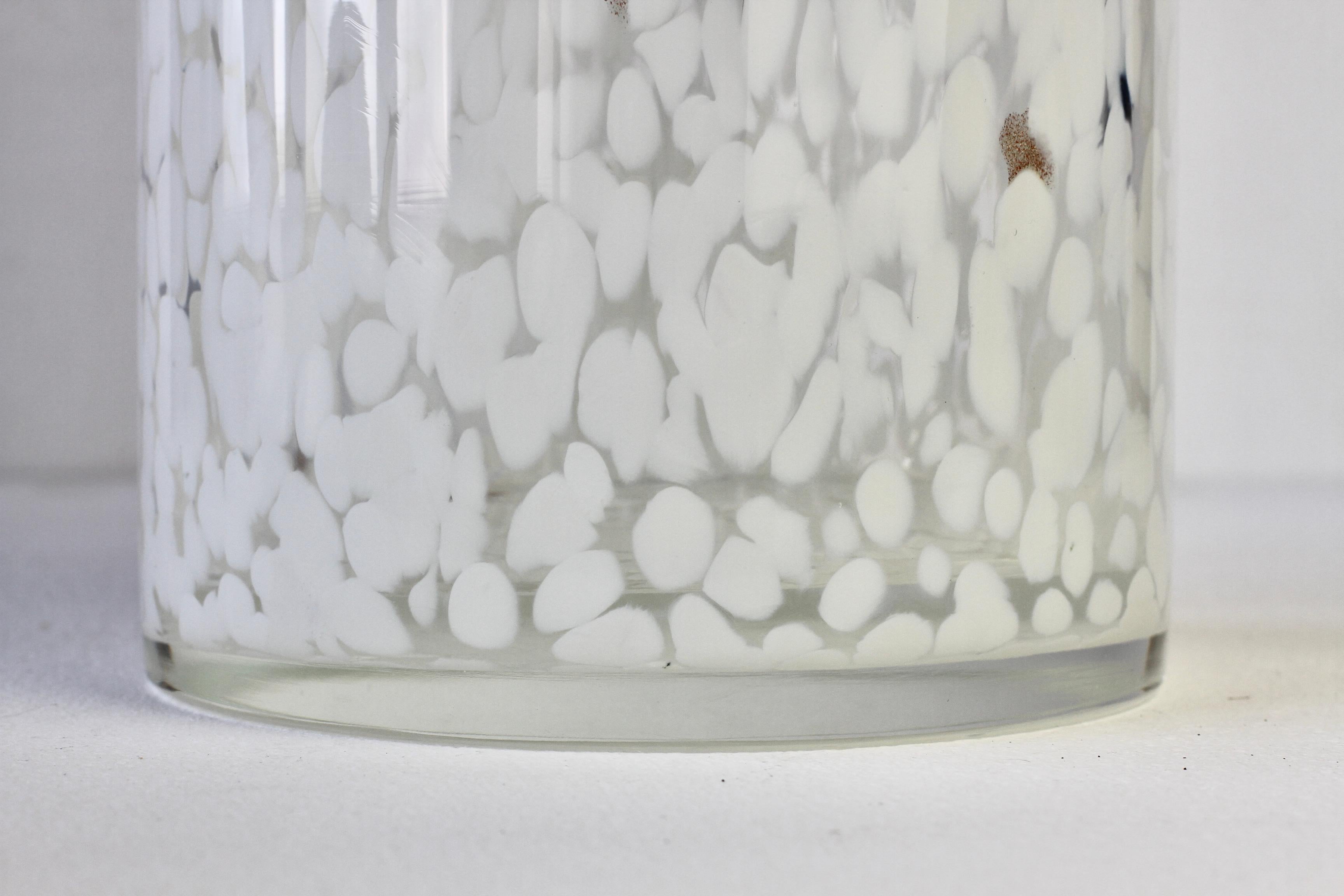 Tall Cenedese Vintage Mid-Century Italian White Speckled Murano Glass Vase For Sale 1