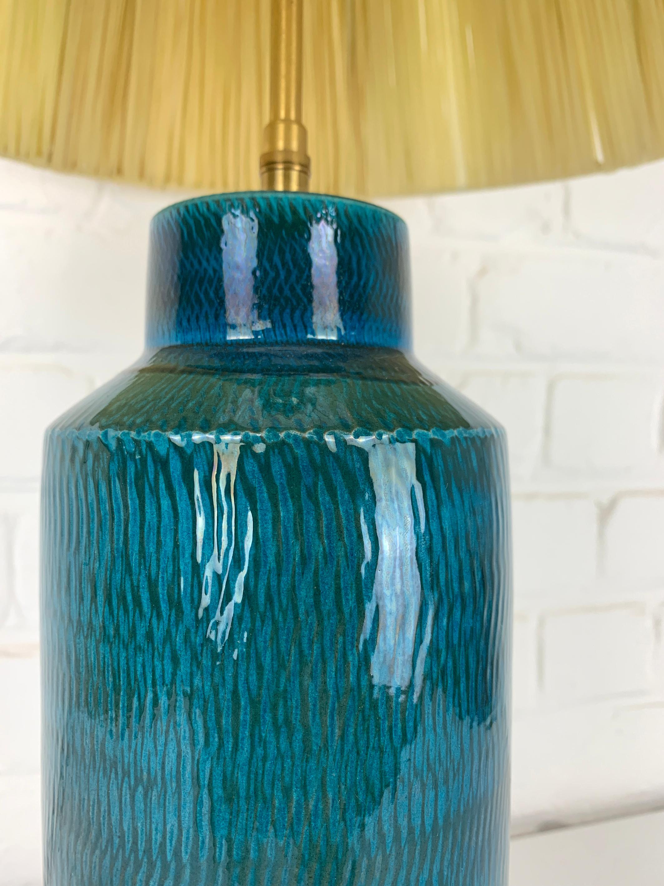 Lampada da tavolo alta in ceramica di Nymølle, Danimarca, nuovo paralume in rafia, anni '60 in vendita 1