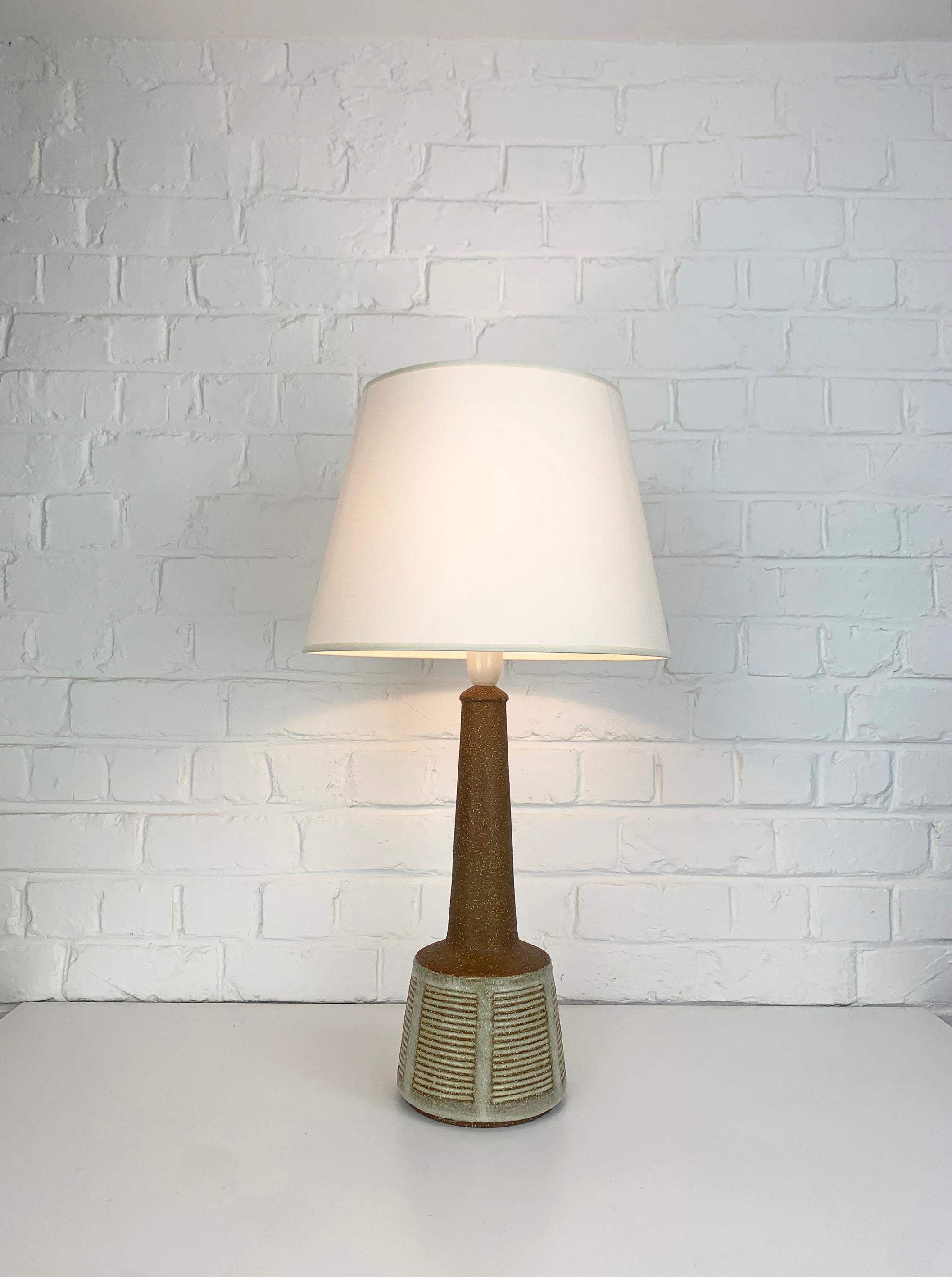 Tall Ceramic table lamp by Palshus, design by Esben Klint for Le Klint In Good Condition For Sale In Vorst, BE