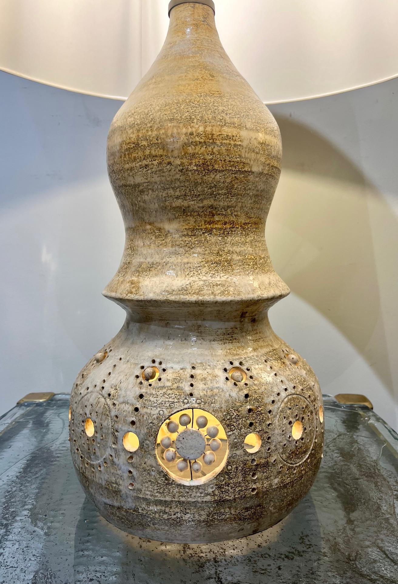 Vernissé Grande lampe de table en céramique, Georges Pelletier, 1970 en vente