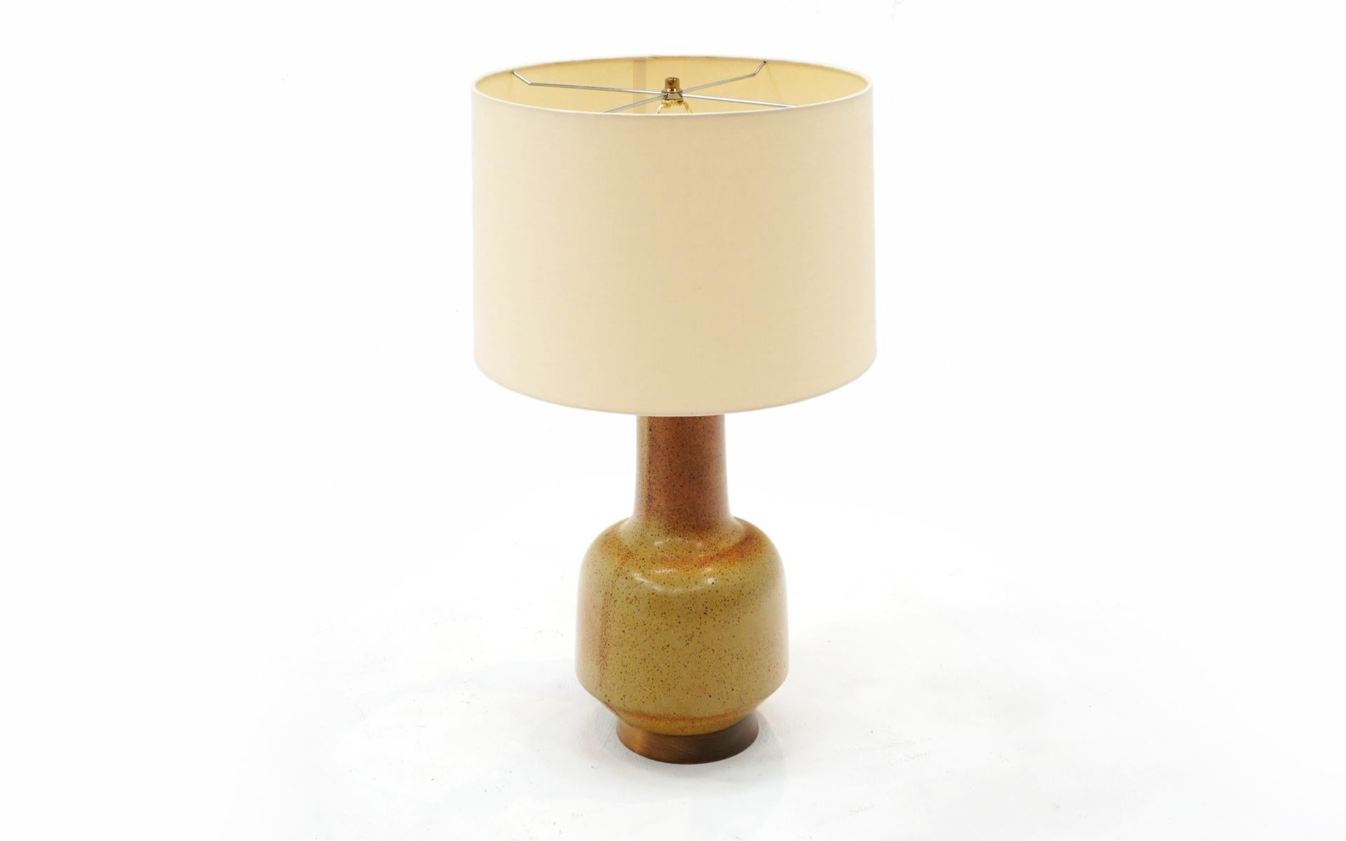 Mid-Century Modern Tall Ceramic Table Lamp in the Style of Jane & Gordon Martz, Tan & Rust Color