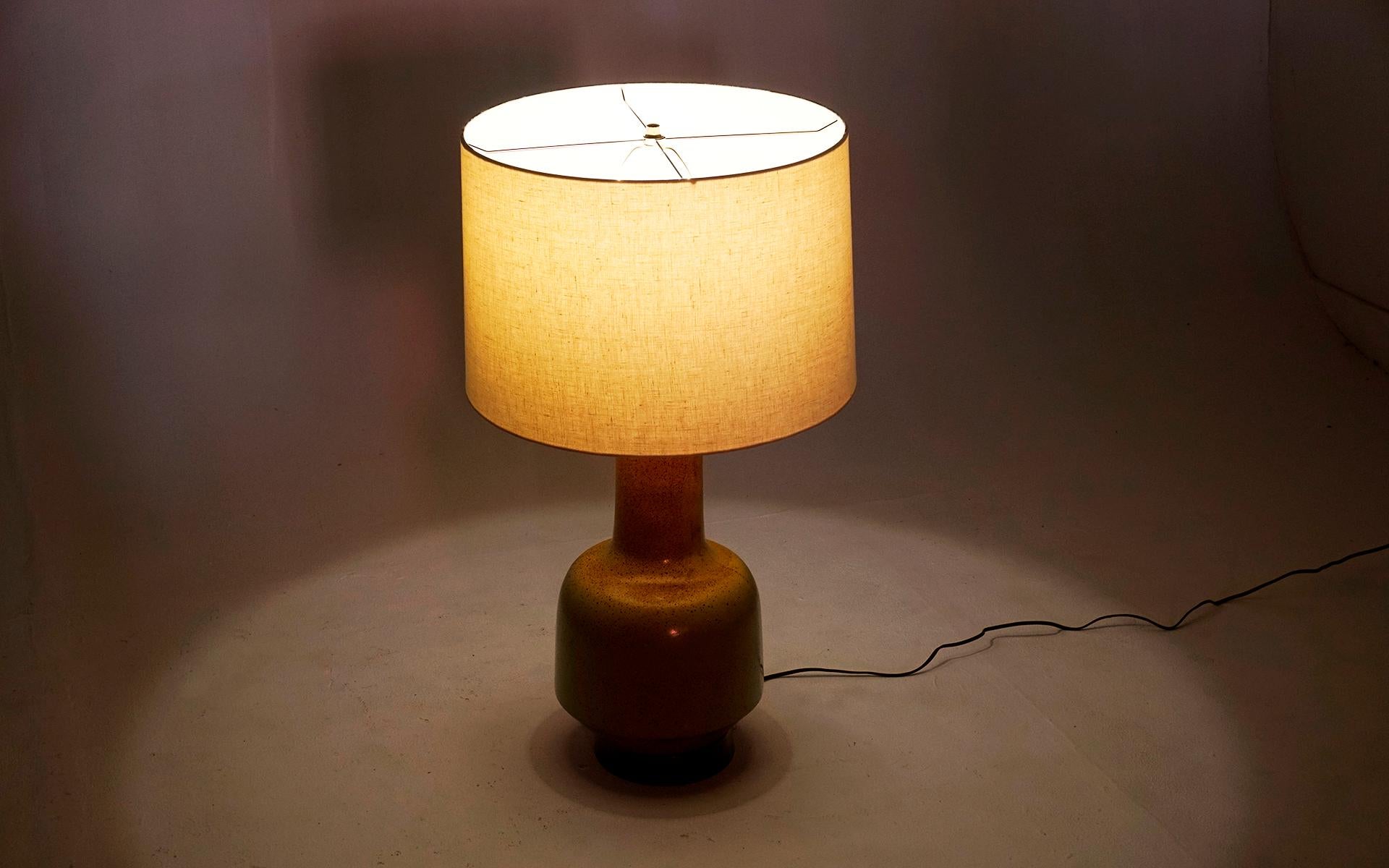 Mid-20th Century Tall Ceramic Table Lamp in the Style of Jane & Gordon Martz, Tan & Rust Color