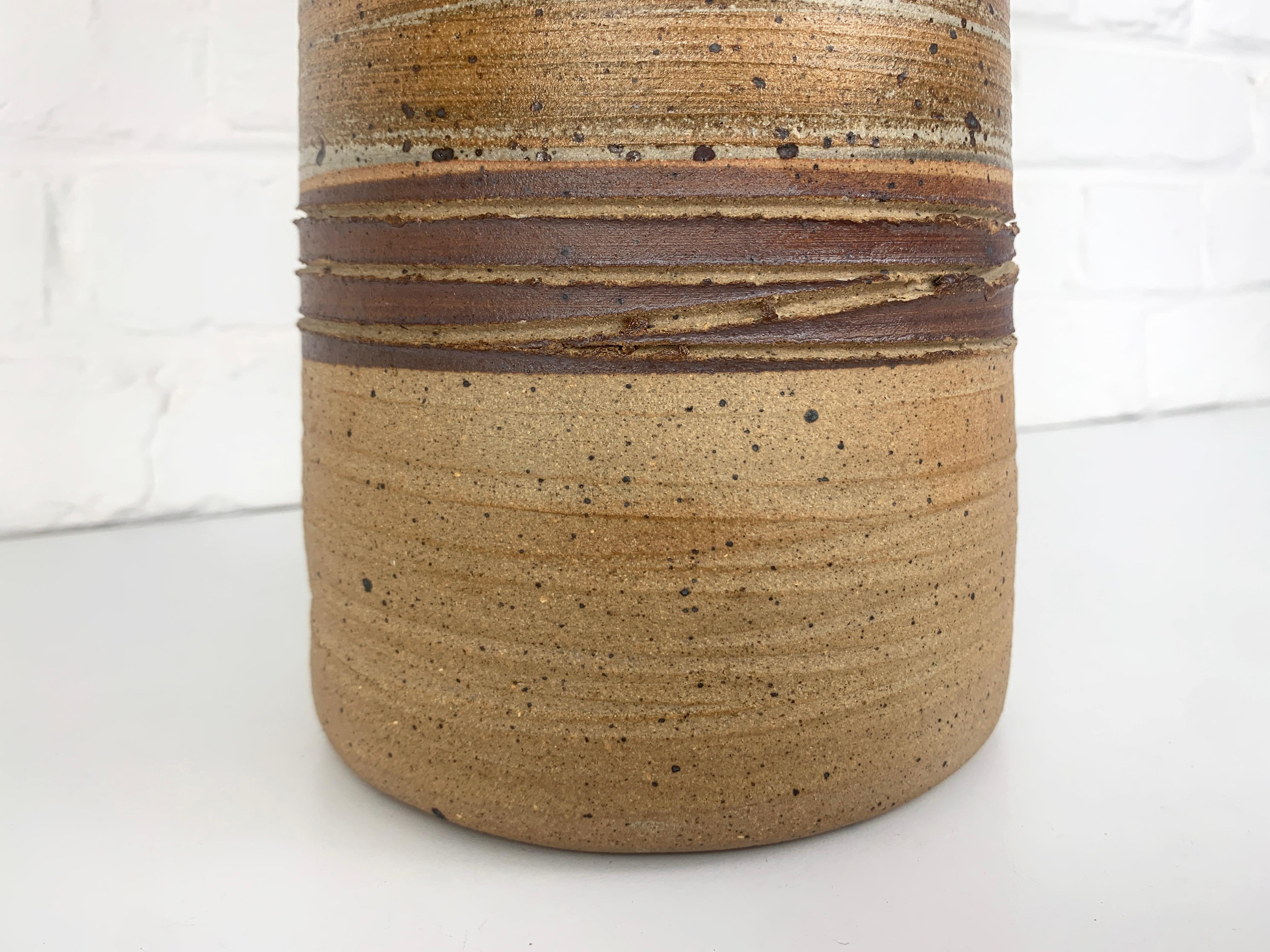 Grande lampe de table en céramique Tue Poulsen Danemark grès brun naturel couleurs terre en vente 1
