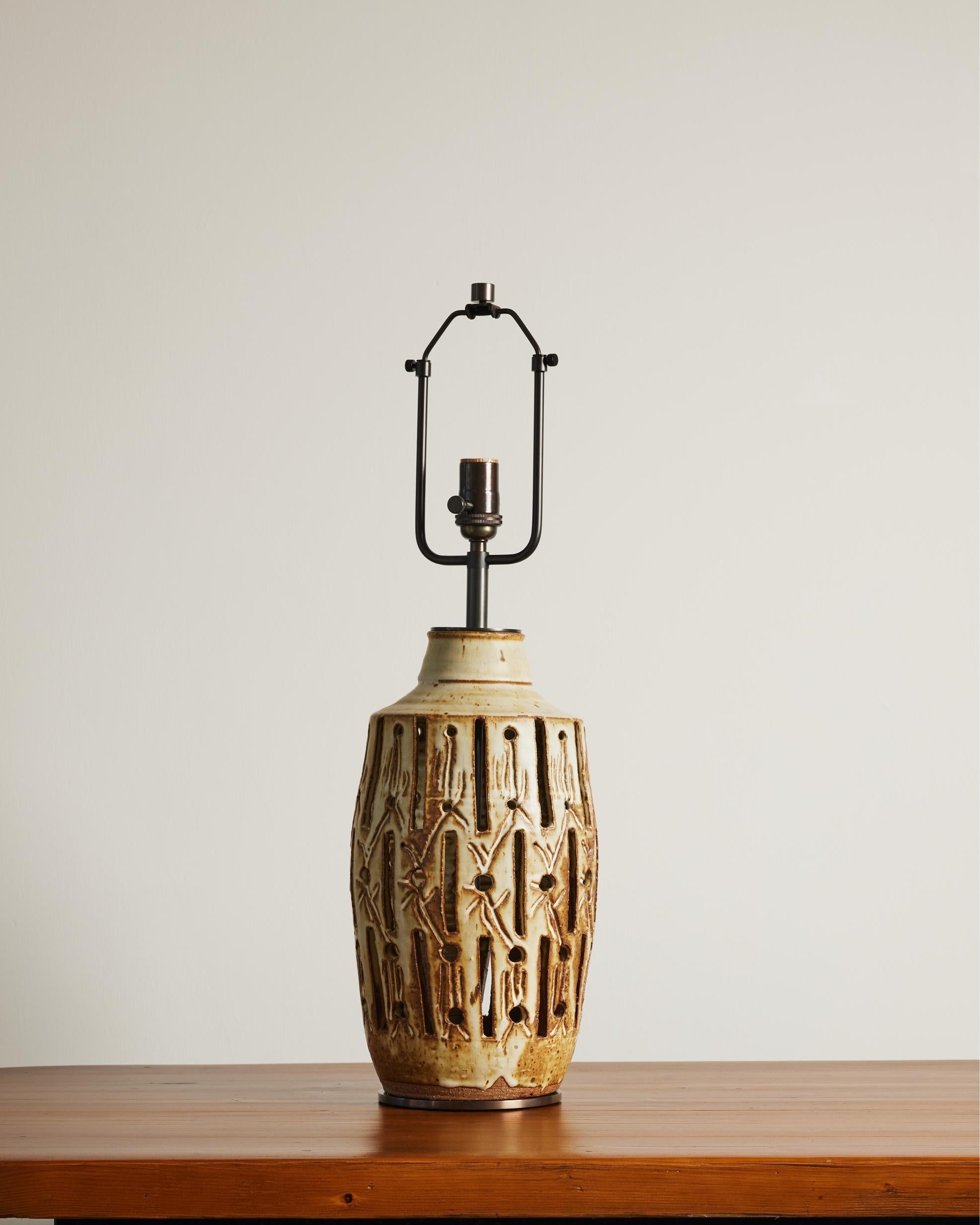 Dutch Tall Ceramic Table Lamp with Incised Details, Scandinavia, c. 1960 For Sale